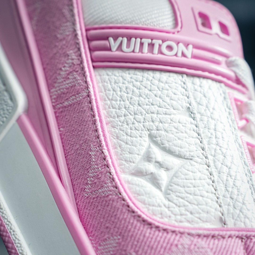 320 LV ARCH LICHT SNEAKER LV路易威登低帮板鞋 正确一致TPR光泽组合鞋底 耐弯折滴塑支持片-Chinese UA Cheap High Quatity Brand Clothes Bags handbags Sneakers wholesale wholesaler seller from China Factory suppliers Fashion Clothing Shoes best Quality Beautiful Price 320 LV ARCH LICHT SNEAKER LV路易威登低帮板鞋 正确一致TPR光泽组合鞋底 耐弯折滴塑支持片