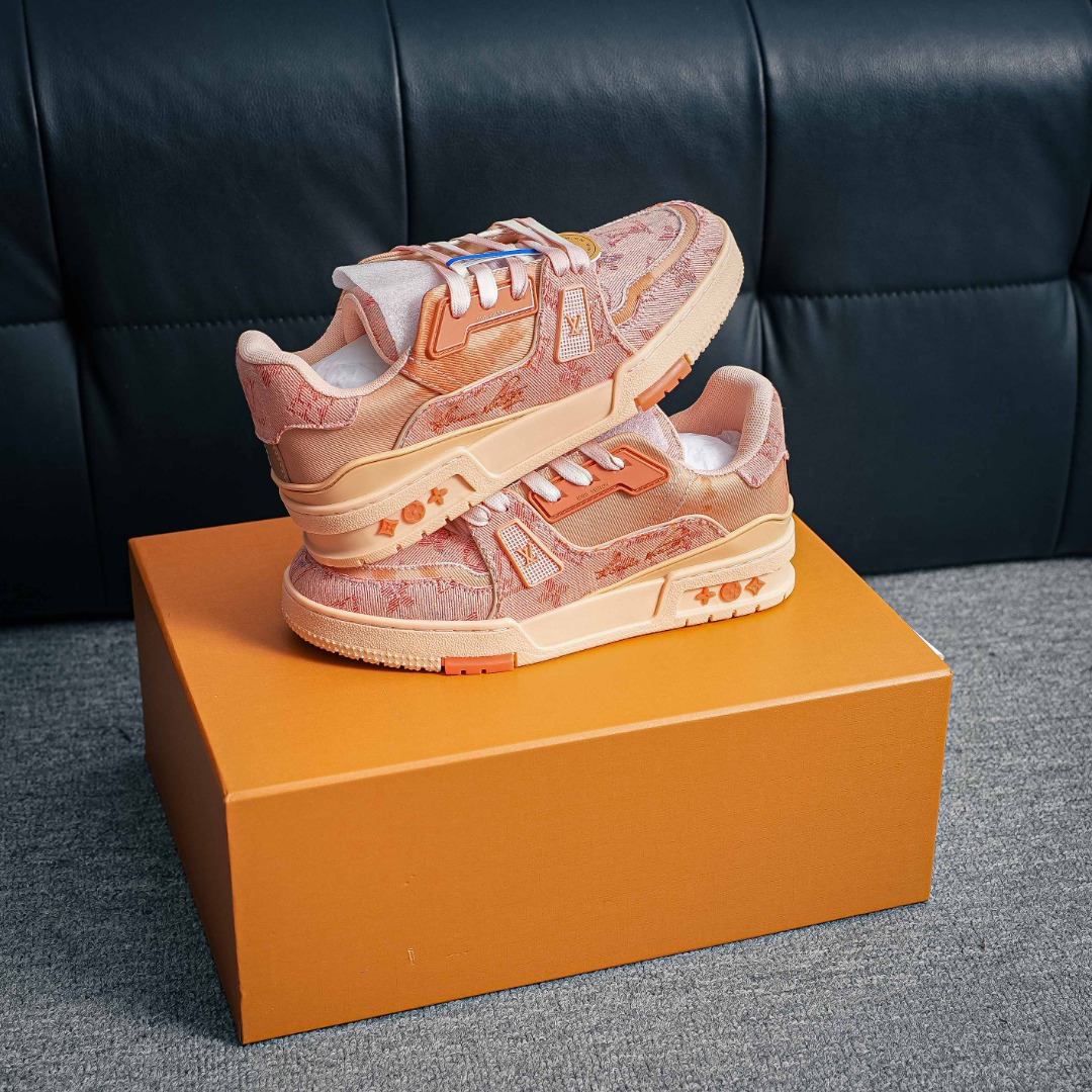 420 LV ARCH LICHT SNEAKER LV路易威登低帮板鞋-Chinese UA Cheap High Quatity Brand Clothes Bags handbags Sneakers wholesale wholesaler seller from China Factory suppliers Fashion Clothing Shoes best Quality Beautiful Price 420 LV ARCH LICHT SNEAKER LV路易威登低帮板鞋