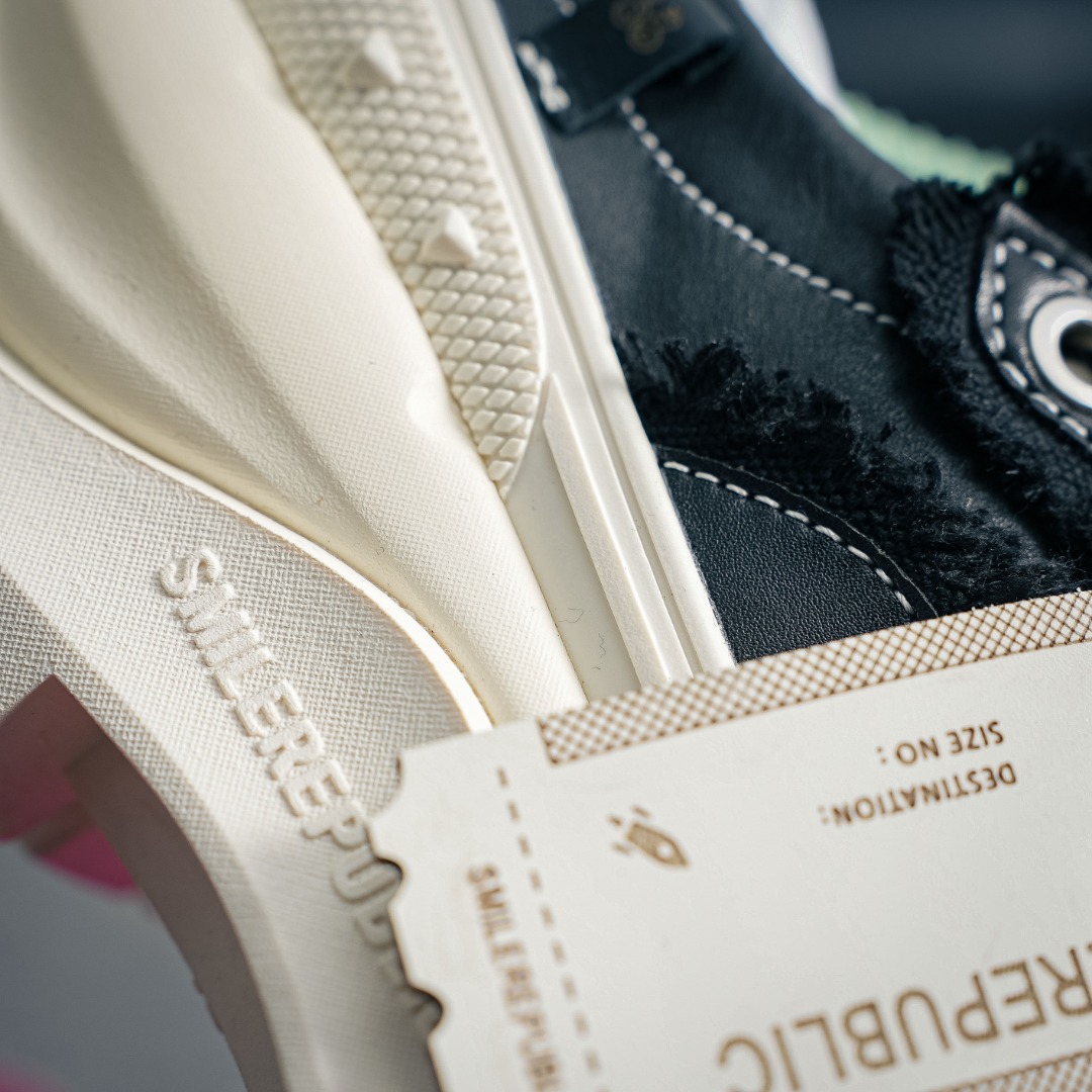 380 25s早春最新款SMILEREPUBLIC 三周年 檀健次老爹鞋2.0系列-Chinese UA Cheap High Quatity Brand Clothes Bags handbags Sneakers wholesale wholesaler seller from China Factory suppliers Fashion Clothing Shoes best Quality Beautiful Price 380 25s早春最新款SMILEREPUBLIC 三周年 檀健次老爹鞋2.0系列