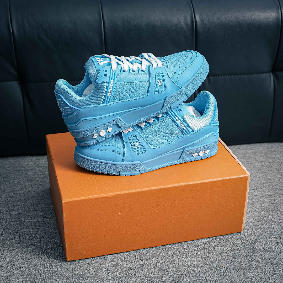 420 路易威登Louis Vuitton Trainer Sneaker Low 运动系列低帮复古百搭休闲运动文化篮球板鞋“ Virgil Abloh 从复古篮球鞋汲取灵感-Chinese UA Cheap High Quatity Brand Clothes Bags handbags Sneakers wholesale wholesaler seller from China Factory suppliers Fashion Clothing Shoes best Quality Beautiful Price 420 路易威登Louis Vuitton Trainer Sneaker Low 运动系列低帮复古百搭休闲运动文化篮球板鞋“ Virgil Abloh 从复古篮球鞋汲取灵感
