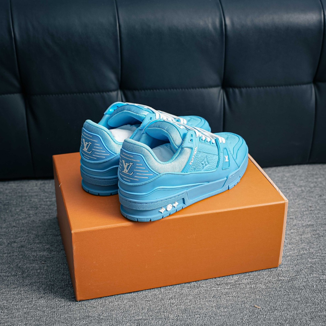 420 路易威登Louis Vuitton Trainer Sneaker Low 运动系列低帮复古百搭休闲运动文化篮球板鞋“ Virgil Abloh 从复古篮球鞋汲取灵感-Chinese UA Cheap High Quatity Brand Clothes Bags handbags Sneakers wholesale wholesaler seller from China Factory suppliers Fashion Clothing Shoes best Quality Beautiful Price 420 路易威登Louis Vuitton Trainer Sneaker Low 运动系列低帮复古百搭休闲运动文化篮球板鞋“ Virgil Abloh 从复古篮球鞋汲取灵感