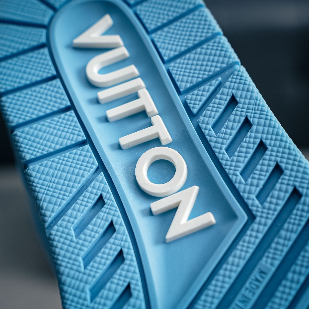 420 路易威登Louis Vuitton Trainer Sneaker Low 运动系列低帮复古百搭休闲运动文化篮球板鞋“ Virgil Abloh 从复古篮球鞋汲取灵感-Chinese UA Cheap High Quatity Brand Clothes Bags handbags Sneakers wholesale wholesaler seller from China Factory suppliers Fashion Clothing Shoes best Quality Beautiful Price 420 路易威登Louis Vuitton Trainer Sneaker Low 运动系列低帮复古百搭休闲运动文化篮球板鞋“ Virgil Abloh 从复古篮球鞋汲取灵感