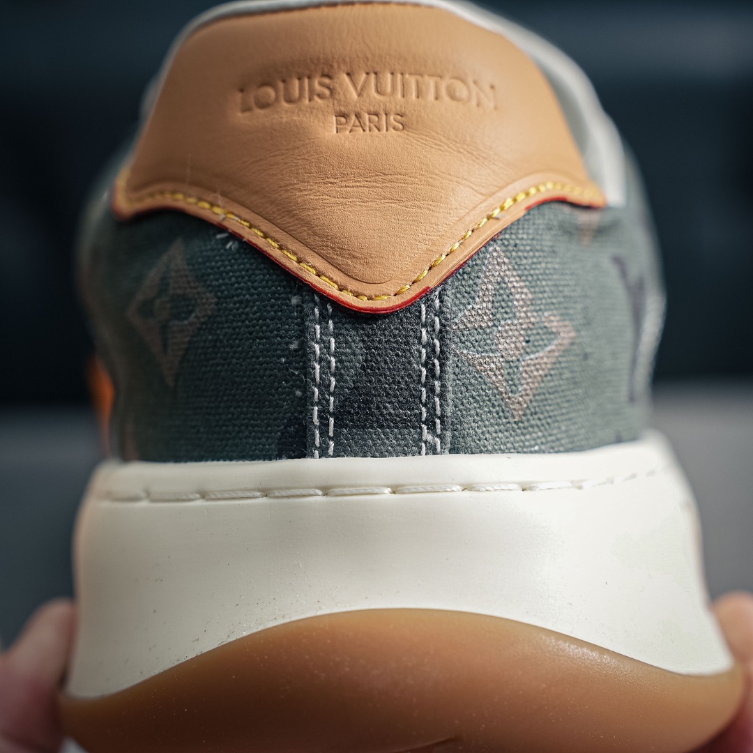 360 路易威登LOUIS VUITTON Tilted Low Sneakers 倾斜系列低帮复古休闲运动文化百搭板鞋“LV组合tpu生胶底”1AJAM2-Chinese UA Cheap High Quatity Brand Clothes Bags handbags Sneakers wholesale wholesaler seller from China Factory suppliers Fashion Clothing Shoes best Quality Beautiful Price 360 路易威登LOUIS VUITTON Tilted Low Sneakers 倾斜系列低帮复古休闲运动文化百搭板鞋“LV组合tpu生胶底”1AJAM2
