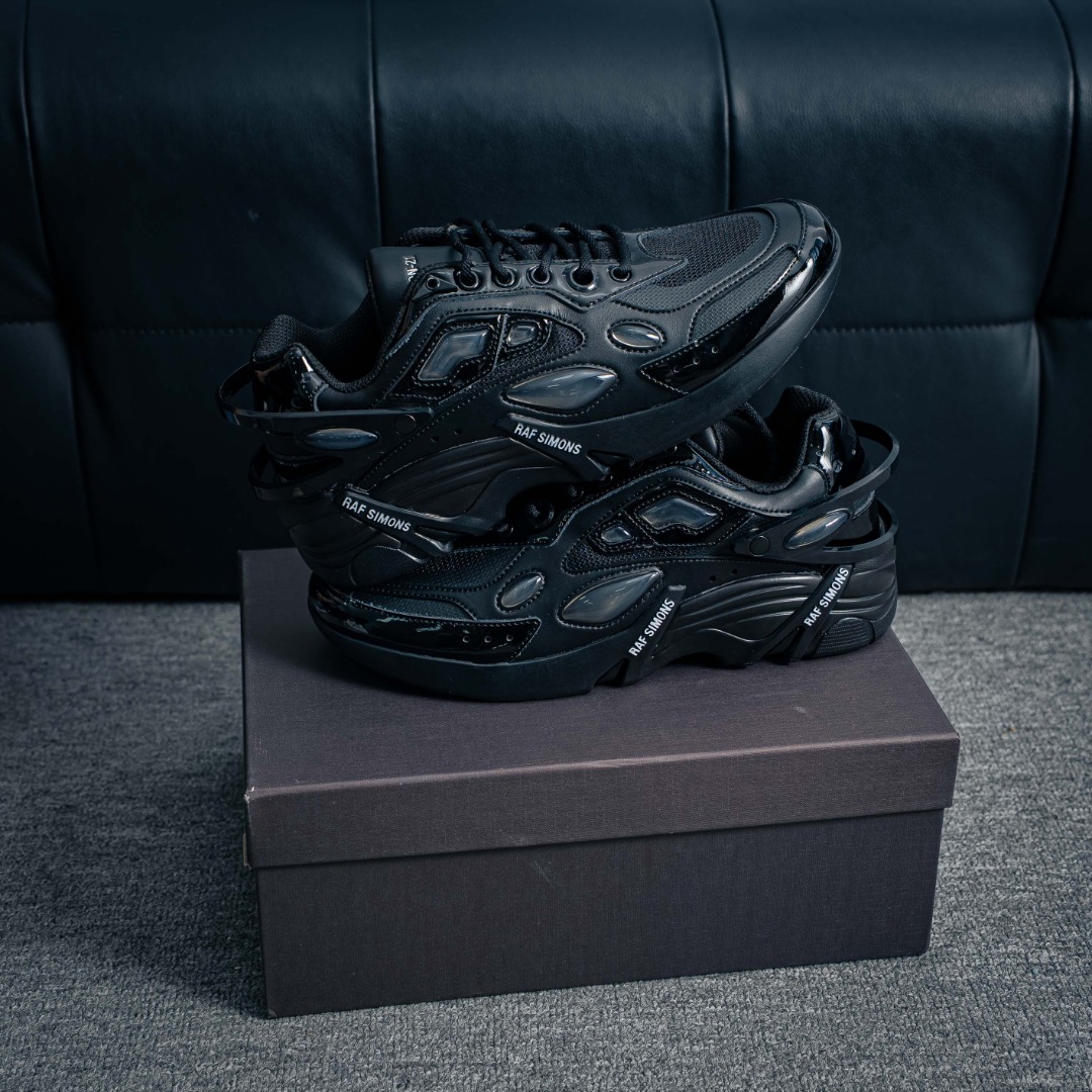 320 RAF SIMONS CYLON-21 徽标 皮革款 来自比利时设计师 HR740011L-Chinese UA Cheap High Quatity Brand Clothes Bags handbags Sneakers wholesale wholesaler seller from China Factory suppliers Fashion Clothing Shoes best Quality Beautiful Price 320 RAF SIMONS CYLON-21 徽标 皮革款 来自比利时设计师 HR740011L