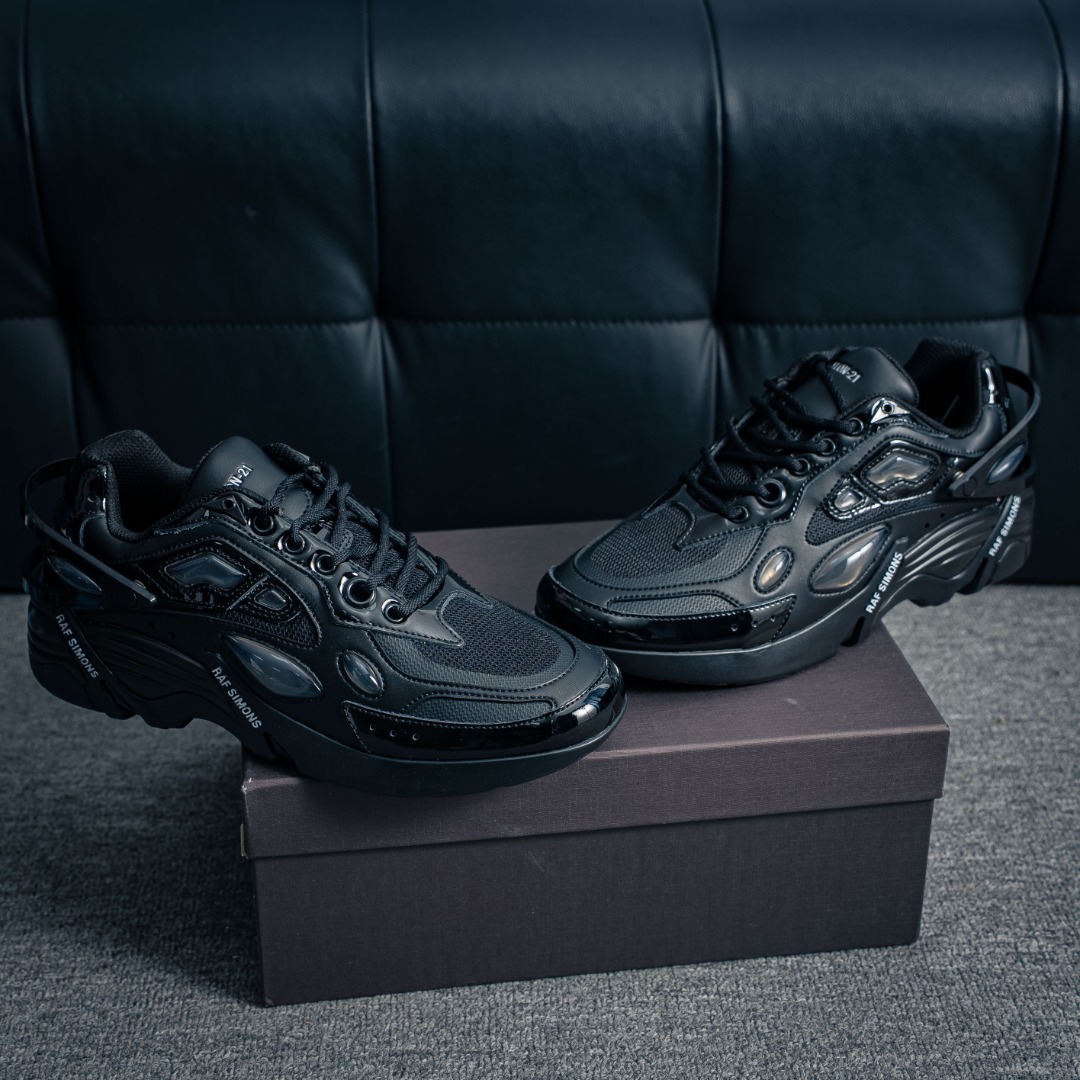 320 RAF SIMONS CYLON-21 徽标 皮革款 来自比利时设计师 HR740011L-Chinese UA Cheap High Quatity Brand Clothes Bags handbags Sneakers wholesale wholesaler seller from China Factory suppliers Fashion Clothing Shoes best Quality Beautiful Price 320 RAF SIMONS CYLON-21 徽标 皮革款 来自比利时设计师 HR740011L