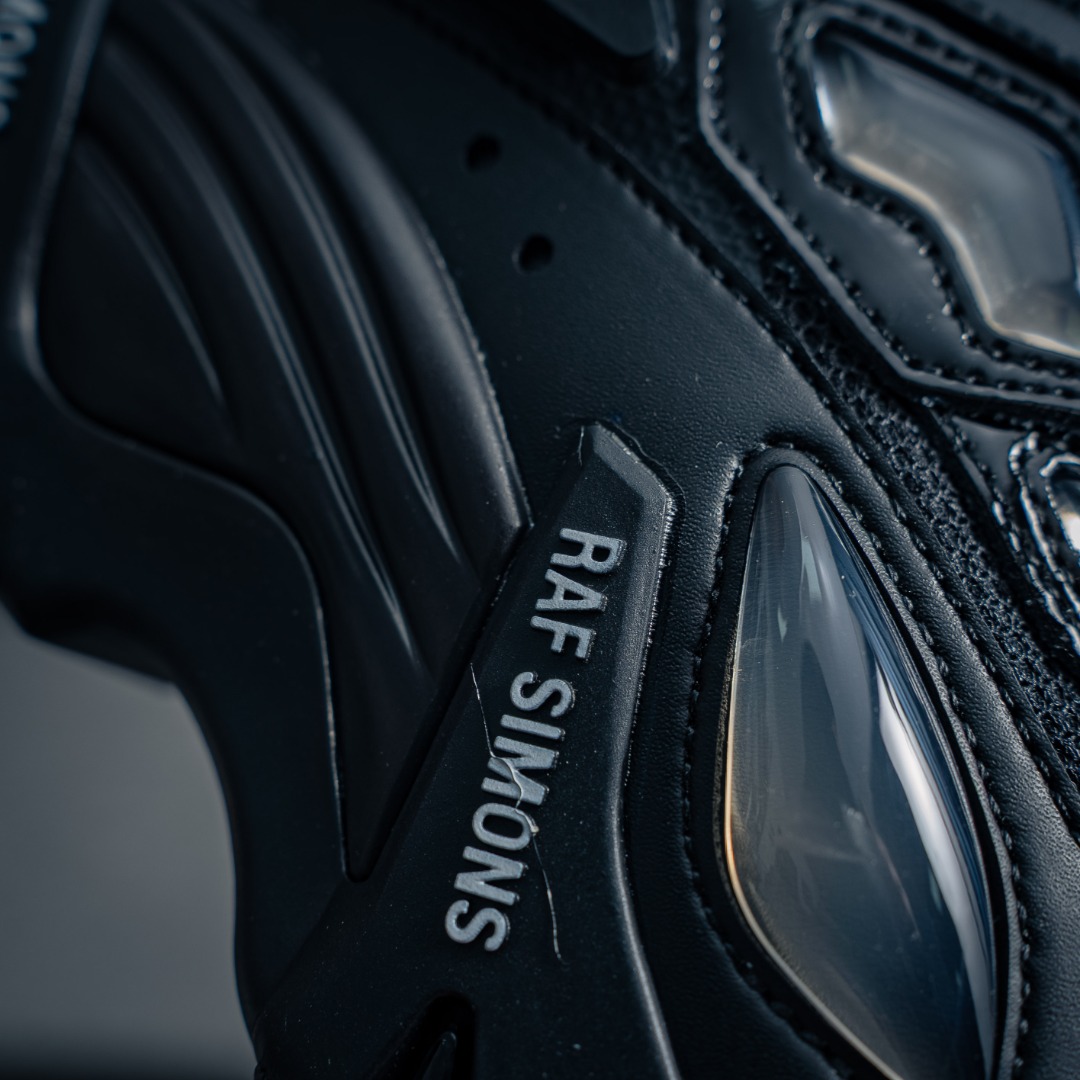 320 RAF SIMONS CYLON-21 徽标 皮革款 来自比利时设计师 HR740011L-Chinese UA Cheap High Quatity Brand Clothes Bags handbags Sneakers wholesale wholesaler seller from China Factory suppliers Fashion Clothing Shoes best Quality Beautiful Price 320 RAF SIMONS CYLON-21 徽标 皮革款 来自比利时设计师 HR740011L