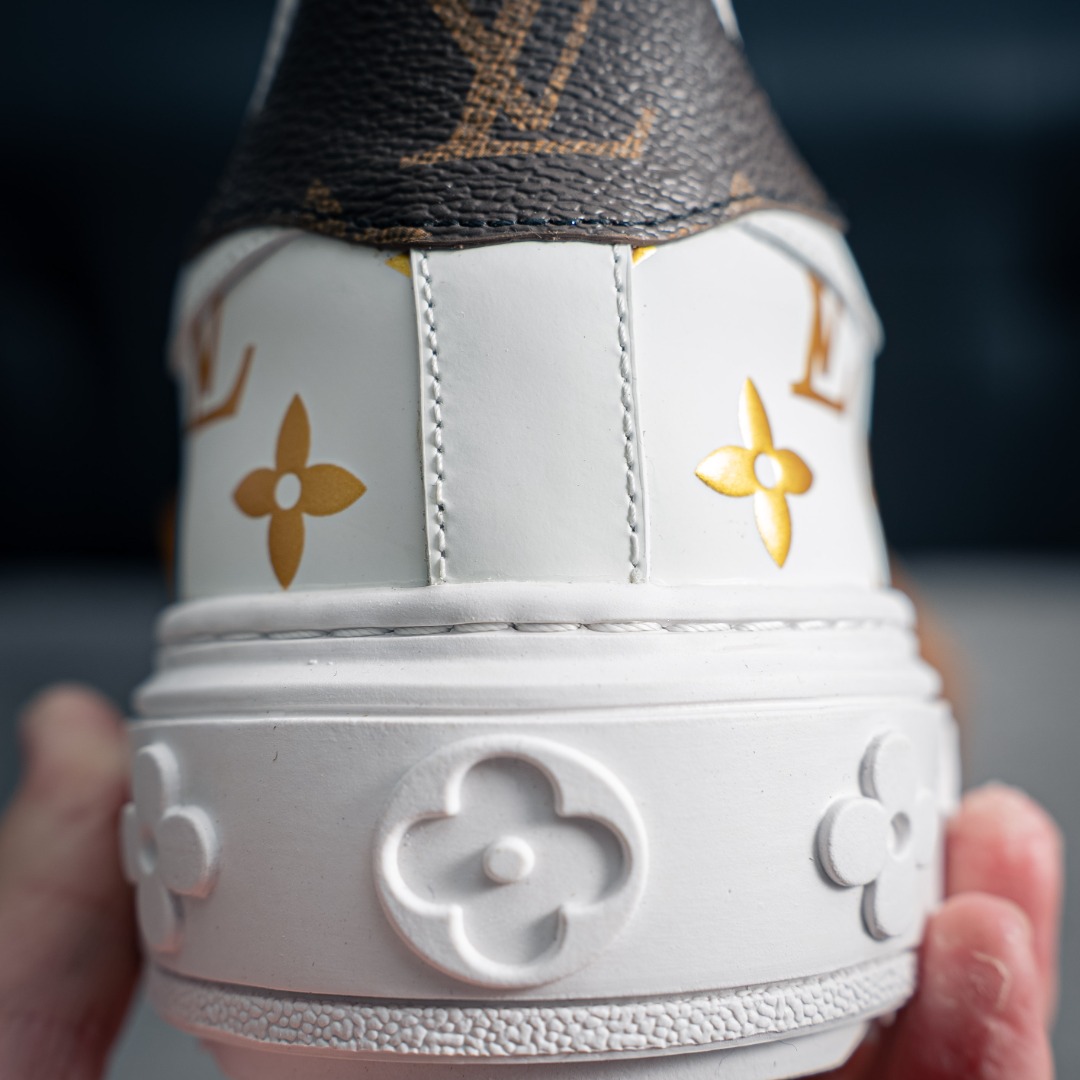 340 Louis Vuitton New Arrival 系列 LV Time Out 情侣小白鞋小白鞋-Chinese UA Cheap High Quatity Brand Clothes Bags handbags Sneakers wholesale wholesaler seller from China Factory suppliers Fashion Clothing Shoes best Quality Beautiful Price 340 Louis Vuitton New Arrival 系列 LV Time Out 情侣小白鞋小白鞋