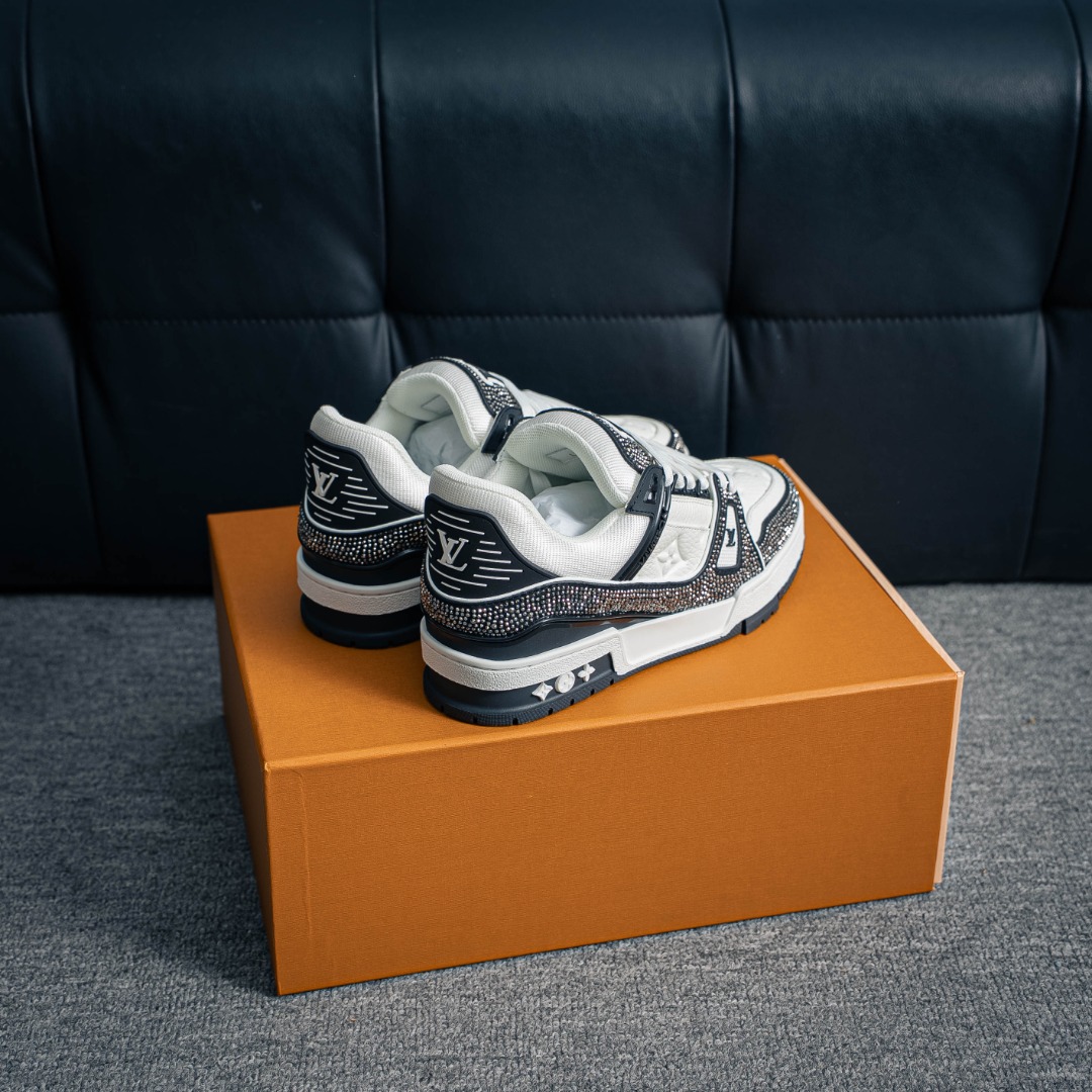 420 路易威登Louis Vuitton Trainer Sneaker Low 运动系列低帮复古百搭休闲运动文化篮球板鞋-Chinese UA Cheap High Quatity Brand Clothes Bags handbags Sneakers wholesale wholesaler seller from China Factory suppliers Fashion Clothing Shoes best Quality Beautiful Price 420 路易威登Louis Vuitton Trainer Sneaker Low 运动系列低帮复古百搭休闲运动文化篮球板鞋