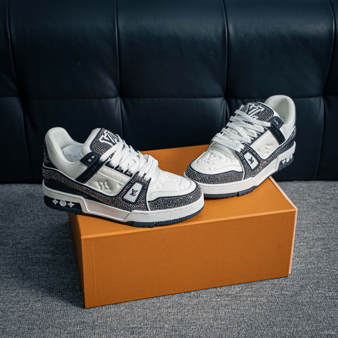 420 路易威登Louis Vuitton Trainer Sneaker Low 运动系列低帮复古百搭休闲运动文化篮球板鞋-Chinese UA Cheap High Quatity Brand Clothes Bags handbags Sneakers wholesale wholesaler seller from China Factory suppliers Fashion Clothing Shoes best Quality Beautiful Price 420 路易威登Louis Vuitton Trainer Sneaker Low 运动系列低帮复古百搭休闲运动文化篮球板鞋