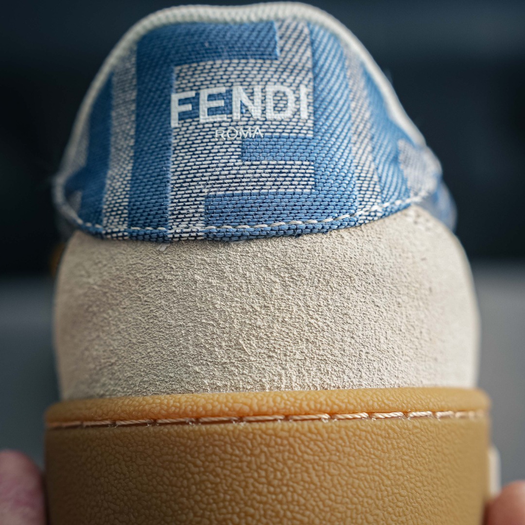 330 FENDI芬迪 Match 绒面皮革 压纹系带 男女同款 浅棕经典款-Chinese UA Cheap High Quatity Brand Clothes Bags handbags Sneakers wholesale wholesaler seller from China Factory suppliers Fashion Clothing Shoes best Quality Beautiful Price 330 FENDI芬迪 Match 绒面皮革 压纹系带 男女同款 浅棕经典款