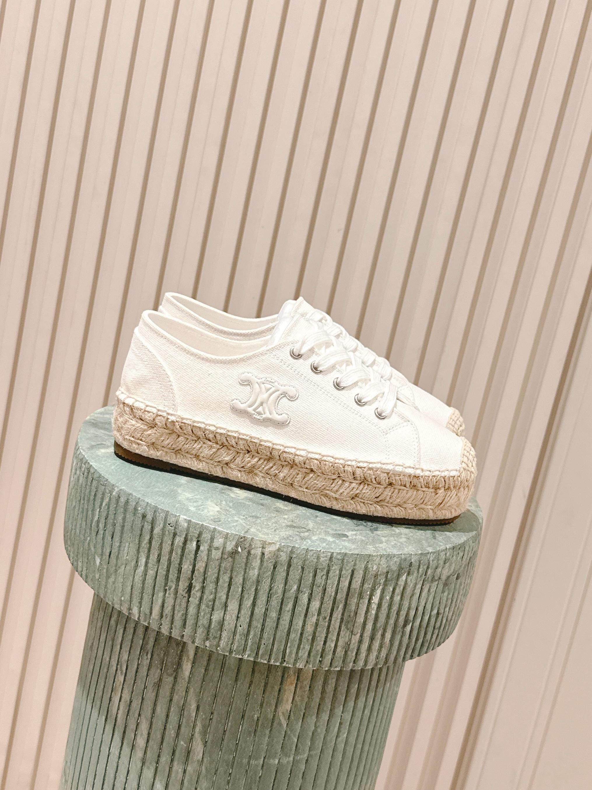 NO:477833,#Top version celine 25/ Latest Arc de Triomphe, thick sole, fisherman's shoes, hard to find, classic and timeless shoe shape, simple design, highly recognizable brand tone, imported matte cowhide, breathable cloth logo embossing process, one foot lazy shoes, single shoe style rope braided, hemp rope sole, paired with rubber sole, one foot pedal, very comfortable to put on the feet Size#35-40 (40 custom made, no return or exchange), casual shoes/sports shoes, celine, celine, sneakers, espadrilles, cowhide19860909#顶级版本 celine赛琳 25/ 最新款凯旋门 厚底 渔夫鞋 一鞋难求 经典永不过时的鞋型 简约的设计 极具辨识度的品牌调性 磨砂牛皮进口透气布logo压花工艺 一脚蹬懒人鞋 单鞋款绳编麻绳底 搭配橡胶鞋底一脚蹬开合 上脚非常舒适 Size#35-40（40订做不退换）,休闲鞋/运动鞋,celine,celine,sneakers,espadrilles,cowhide,Women's Shoes