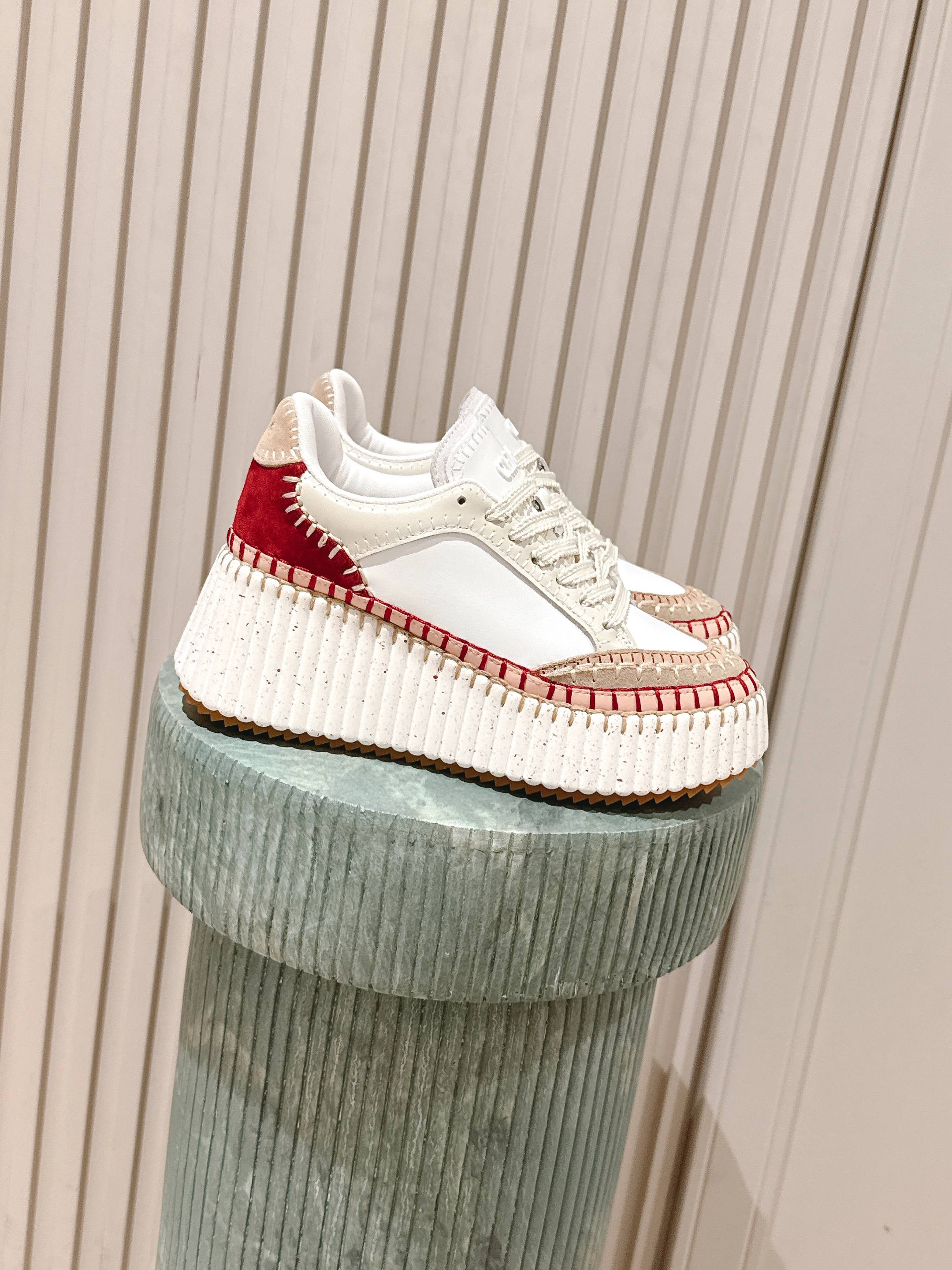 NO:485943,Top version of new color: Chloe's new thick-soled cookie shoes!  The latest color scheme is available for a cool trendy boot with a superb appearance this season. The counter is purchased for 7,800!  Exclusive mold opening customization on the entire network, after one month of adjustment and restoration of the authentic grade, counter inspection level, original upper one-to-one elastic stockings, crystal sheepskin footbed inside, one-to-one model anti-slip double-layer thick anti-slip wear-resistant large sole!  Wear a height-enhancing artifact!  Size35-39 (40 41 custom made), sponge shoes, boots, sheepskin19860909顶级版本新播色: 克洛伊新款厚底饼干鞋！最新配色入手一款本季颜值爆表的酷潮靴, 专柜以7800购入！全网独家开模定制,历经1个月调整还原正品级,专柜验货级别 鞋面原版一比一定制弹力袜,内里水晶羊皮垫脚,一比一楷模防滑双层加厚防滑耐磨大底！穿上增高神器！ Size35-39( 40 41 定做),松糕鞋,boots,sheepskin,Women's Shoes