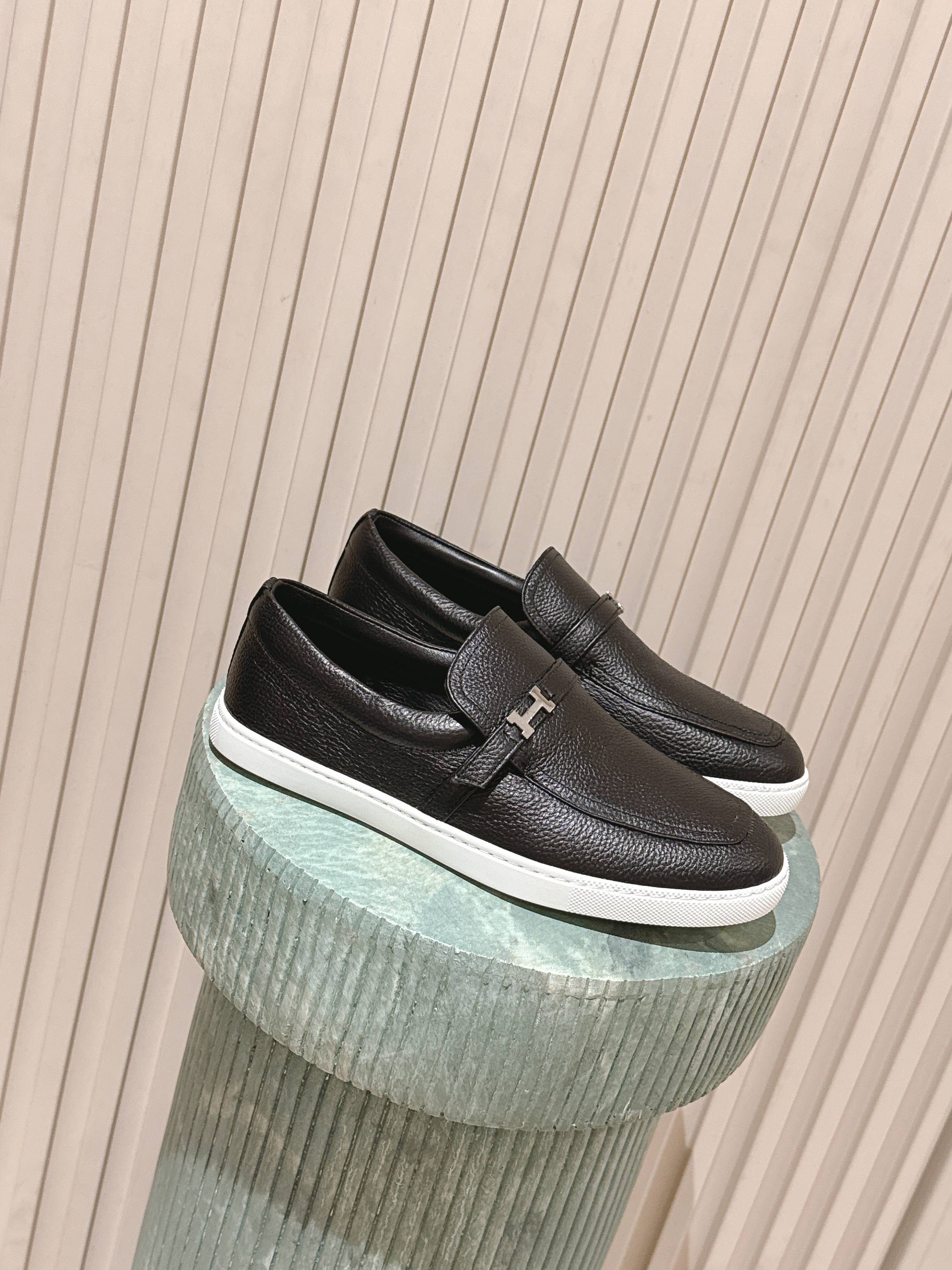 NO:564036,Purchasing agent Hermes Classic H Couple Loafers Enduring Casual Simple Style Lace-Free Casual Sports Shoes Comfortable Casual Versatile Fabric: Customized imported suede Lining: Sheepskin lining Outsole: Original molded outsole Size Female 35-41 (40 41 custom-made, non-returnable) Male 39-45 (45  Custom-made (non-refundable), loafers, hermes, hermes, loafers, sneakers, sheepskin, chamois leather19860909代购级 Hermes 爱马仕经典H 情侣款 乐福鞋 经久不衰 休闲 简约风格免系带休闲运动鞋 舒适 休闲 百搭 面料: 定制进口麂皮 内里: 羊皮内里 大底: 原版开模大底 Size女35-41（40 41订做不退换） 男39-45（45 订做不退换）,乐福鞋,hermes,hermes,loafers,sneakers,sheepskin,chamois leather,Women's Shoes