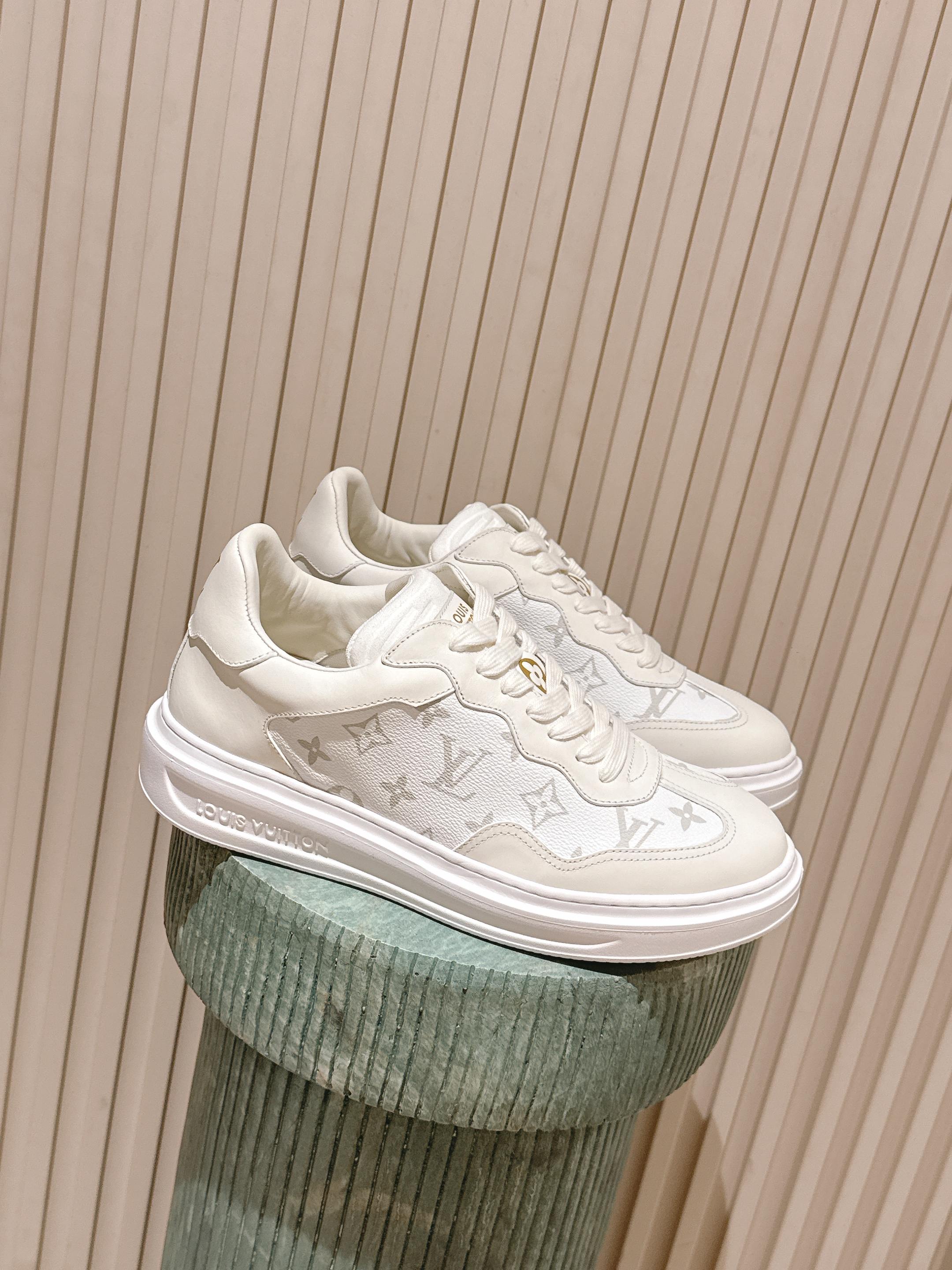 NO:593126,Purchasing agent level men's Louis vuitton ss25 autumn and winter pressed presbyopia casual thick-soled sports shoes white shoes original purchase, upgraded version of the old model at the counter, more harmonious vision, lighter foot feel highly recognizable, close your eyes and enter Size #39-44, casual shoes/sports shoes, louis vuitton, sneakers19860909代购级 男款 Louis vuitton ss25秋冬压老花 休闲 厚底 运动鞋 小白鞋 原版购入,专柜老款升级版本,视觉更协调,脚感更轻盈 辨识度极高,闭眼入 Size#39-44,休闲鞋/运动鞋,louis vuitton,sneakers,Women's Shoes