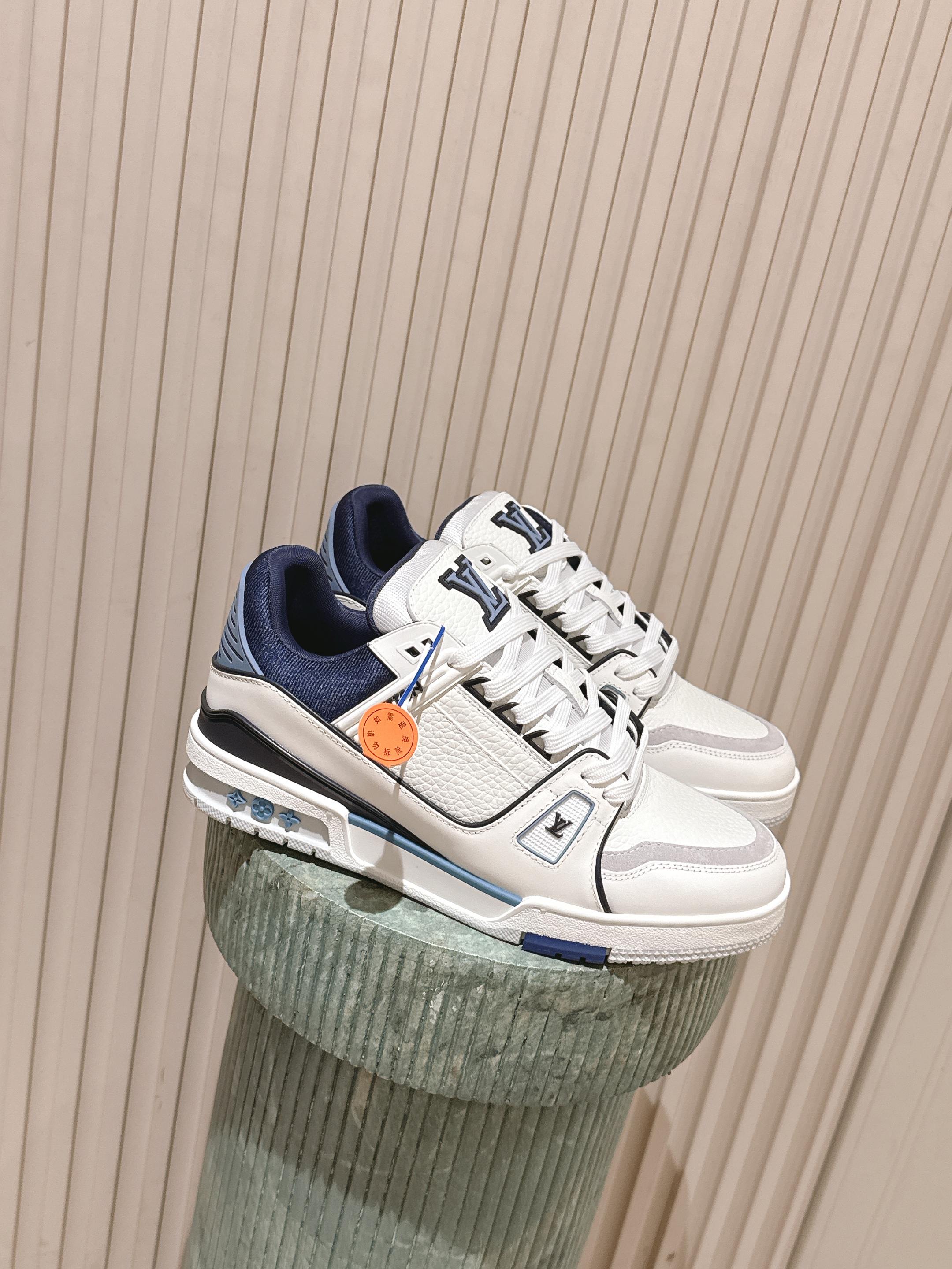 NO:593135,Top version: New color couple model top 450: (plus gift box): Ordinary version: L Jialu brand show model Trainer basketball limited series sports shoes and casual shoes top version!  The leather material is imported cowhide and cowhide weaving heavy industry model!  Fabric: Original customized imported cowhide fabric Lining: Original customized breathable mesh lining Outsole: Original molded TPU combination outsole Size: Women's 35-40: Men's 39-44 (Men's 38/45 can be customized without return or exchange), casual shoes/sports shoes, louis vuitton, louis vuitton, sneakers, cowhide19860909顶版 :新播色情侣款顶级450:(加礼盒):普通版本:L家驴牌秀款Trainer 篮球限定系列运动鞋休闲鞋 顶级版本！皮料是选用的进口牛皮 牛皮编织重工款！ 面料: 原版定制进口牛皮面料 内里: 原版定制透气网里 大底: 原版开模TPU组合大底 Size: 女款 35-40: 男款39-44（男款38/45可定做不退不换）,休闲鞋/运动鞋,louis vuitton,louis vuitton,sneakers,cowhide,Women's Shoes