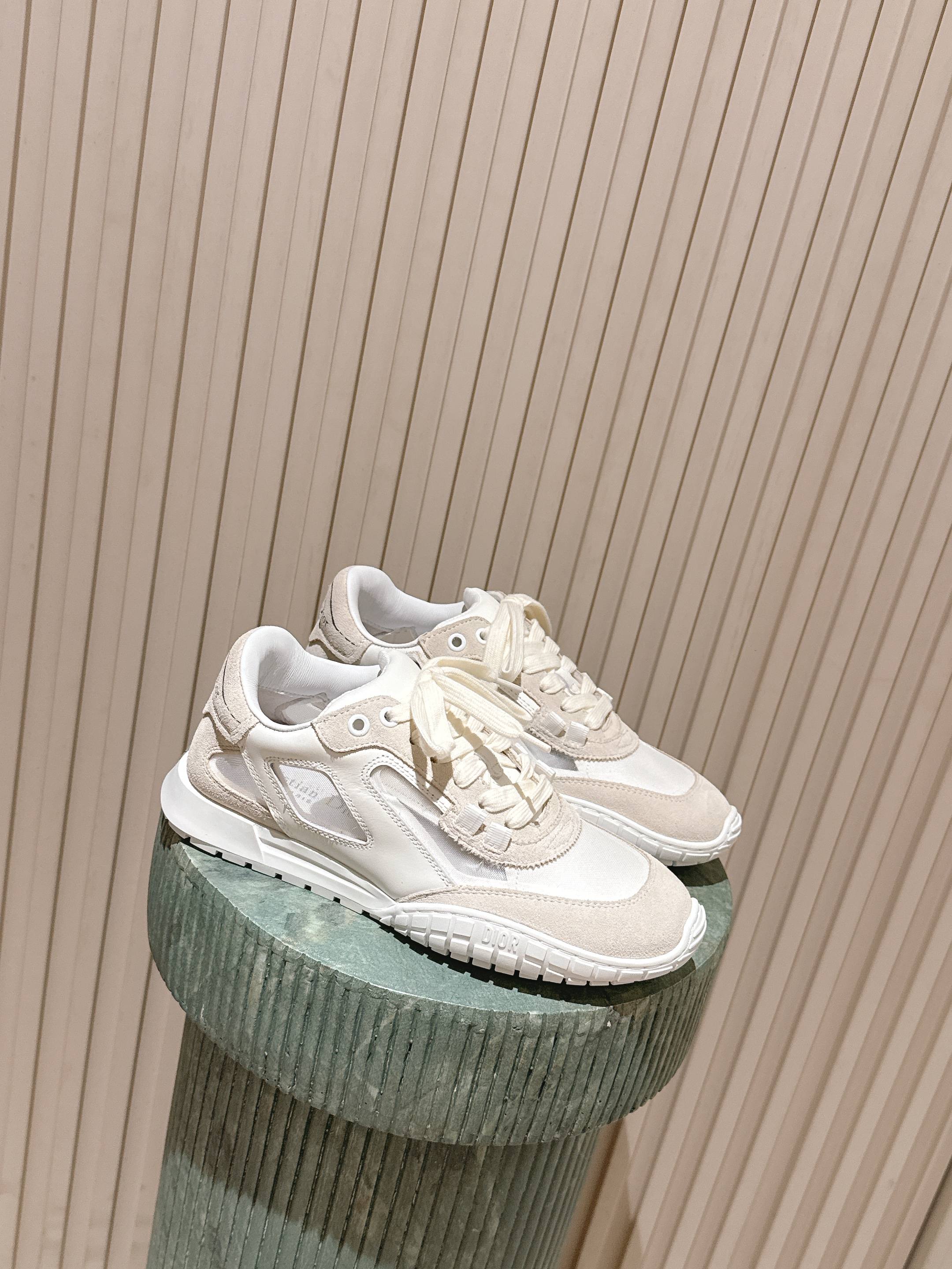 NO:679153,Top version for couples: Dior tech 26 new early spring new moral training shoes sneakers see-through style Eye-catching see-through mesh design style Mesh leather surface is super high-end Fresh and full of vitality Versatility and elegance on the foot Original custom-made material for the upper Brand new mold Tpu original outsole Upper cowhide, cow suede plus mesh Sheepskin inner lining Mold TPU outsole Size:  35-45,casual shoes/sports shoes,dior,dior,sneakers,cowhide,sheepskin19860909顶级版本情侣款: 迪奥Dior tech 26早春新款德训鞋运动鞋透视款 眼睛一亮的透视网设计风格 网面皮面搭配超高级 清新且活力满满 上脚百搭秀气 鞋面原版定制材料 全新模具Tpu原版大底 鞋面牛皮,牛反绒加网面 内里羊皮 鞋底开模TPU大底 Size: 35-45,休闲鞋/运动鞋,dior,dior,sneakers,cowhide,sheepskin,Women's Shoes