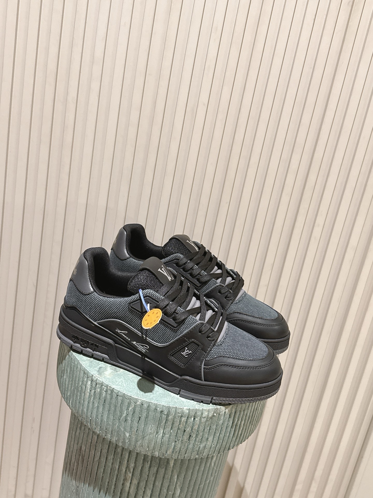 NO:669430,Top version: New colors for men: (plus gift box): L Jialu brand show model Trainer basketball limited series sports shoes and casual shoes top version!  The leather material is imported cowhide and cowhide weaving heavy industry model!  Fabric: Original customized imported cowhide fabric Lining: Original customized breathable mesh lining Outsole: Original molded TPU combination outsole Size: Men's 38-46, casual shoes/sports shoes, louis vuitton, louis vuitton, sneakers, cowhide19860909顶版 :新播色男款:(加礼盒):L家驴牌秀款Trainer 篮球限定系列运动鞋休闲鞋 顶级版本！皮料是选用的进口牛皮 牛皮编织重工款！ 面料: 原版定制进口牛皮面料 内里: 原版定制透气网里 大底: 原版开模TPU组合大底 Size: 男款38-46,休闲鞋/运动鞋,louis vuitton,louis vuitton,sneakers,cowhide,Women's Shoes