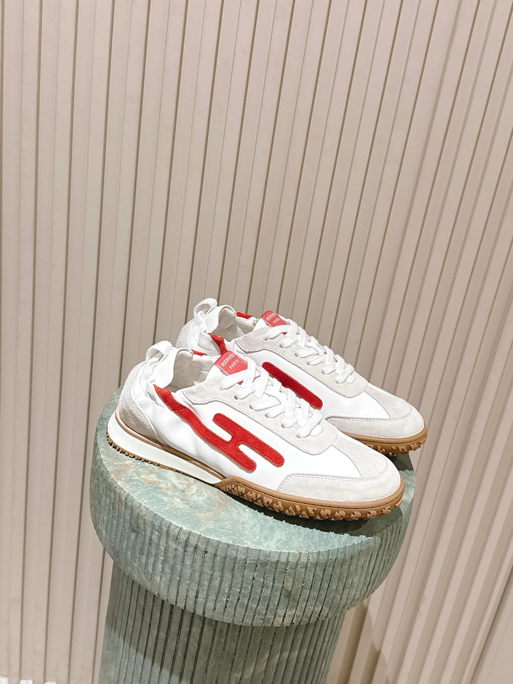 NO:669424,Top version of couple's model for women: Men's Hermes Hermes new couple's Forrest training shoes, suede goatskin sneakers decorated with contrasting patterns and iconic 'H' details, fabric suede + cowhide lining, mixed sheep lining, outsole, original TPU bottom thickness 2CM, size 35-45, casual shoes/sports shoes, hermes, hermes, sneakers, cowhide, sheepskin, chamois leather19860909顶级版本情侣款女款:男款 Hermes 爱马仕新情侣款阿甘德训鞋  麂皮山羊皮运动鞋装饰撞色图案和标志性“H”细节面料麂皮+牛皮内里混种羊里 大底原版TPU底厚2CM 码数35-45,休闲鞋/运动鞋,hermes,hermes,sneakers,cowhide,sheepskin,chamois leather,Women's Shoes