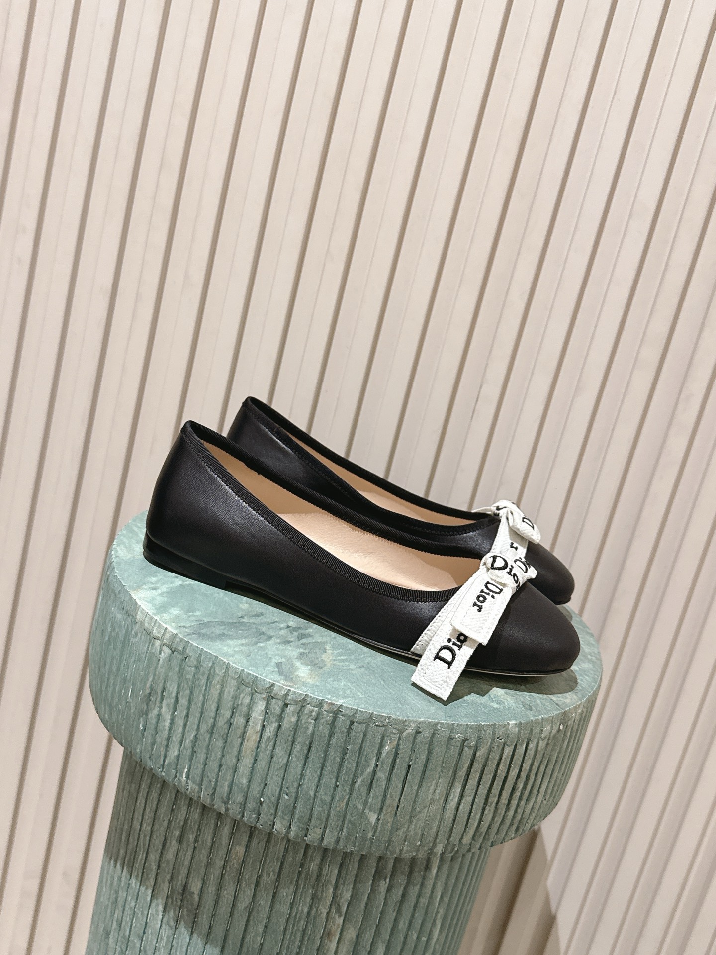 Dior Style Black Leather Women's Shoes style reference detail image 1 from source 785073