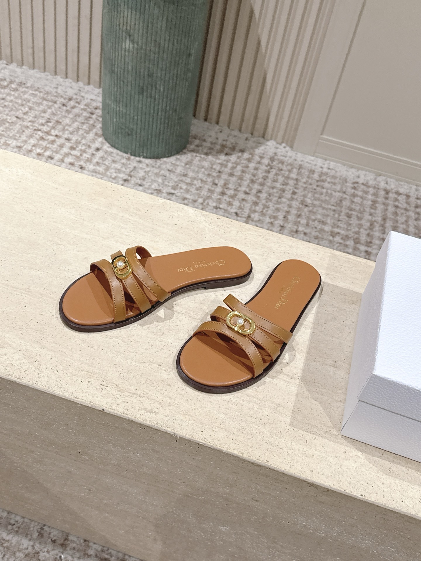 Dior Style Leather Women's Shoes style reference detail image 3 from source 785075