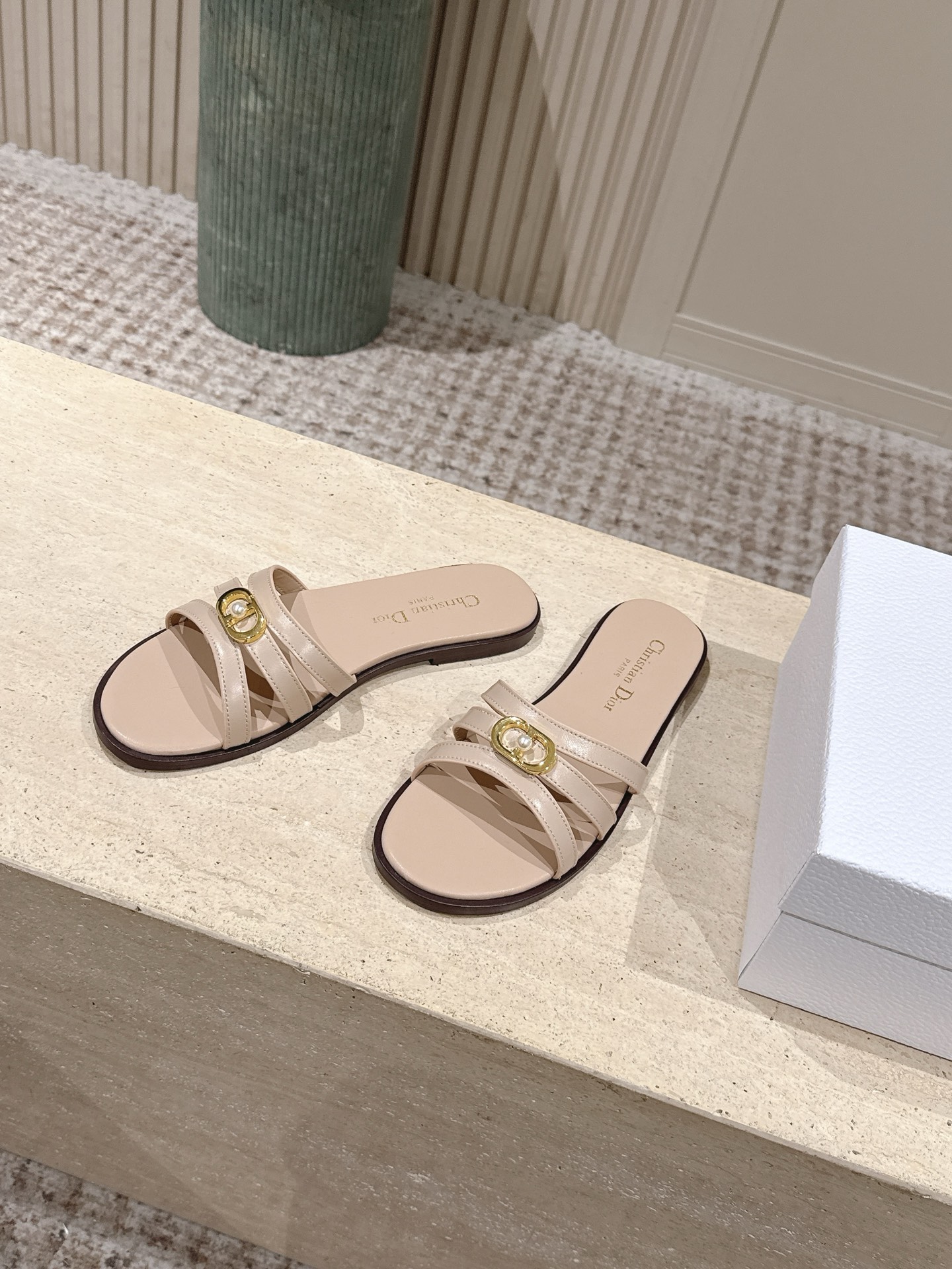 Dior Style Leather Women's Shoes style reference detail image 3 from source 785076