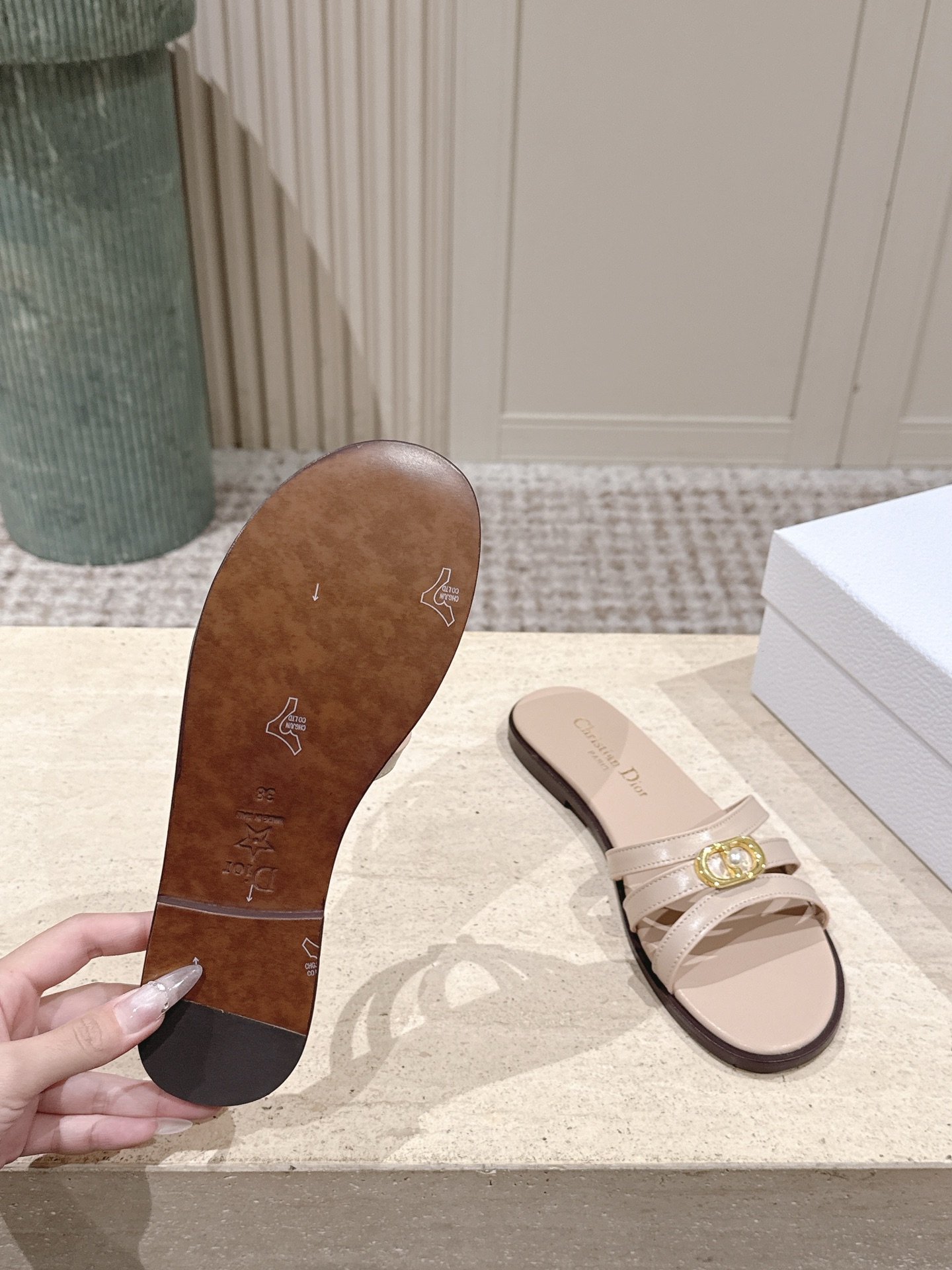 Dior Style Leather Women's Shoes style reference detail image 9 from source 785076
