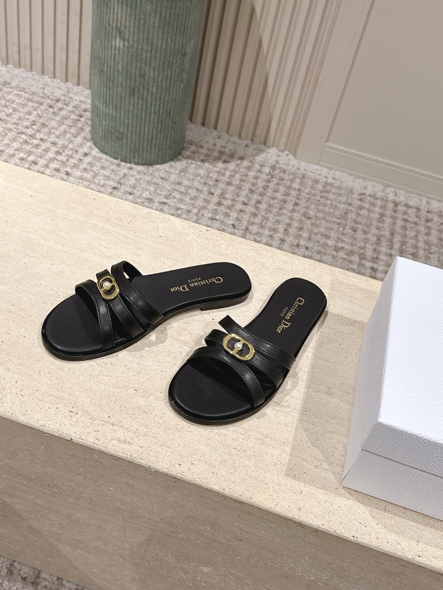 Dior Style Leather Women's Shoes style reference detail image 3 from source 785077