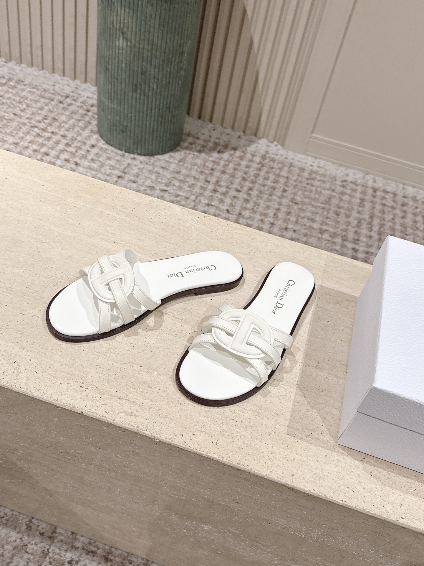Dior Style Leather Women's Shoes style reference detail image 3 from source 785078
