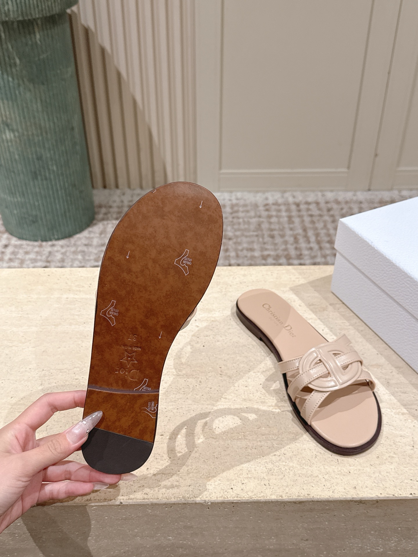 Dior Style Leather Women's Shoes style reference detail image 9 from source 785079