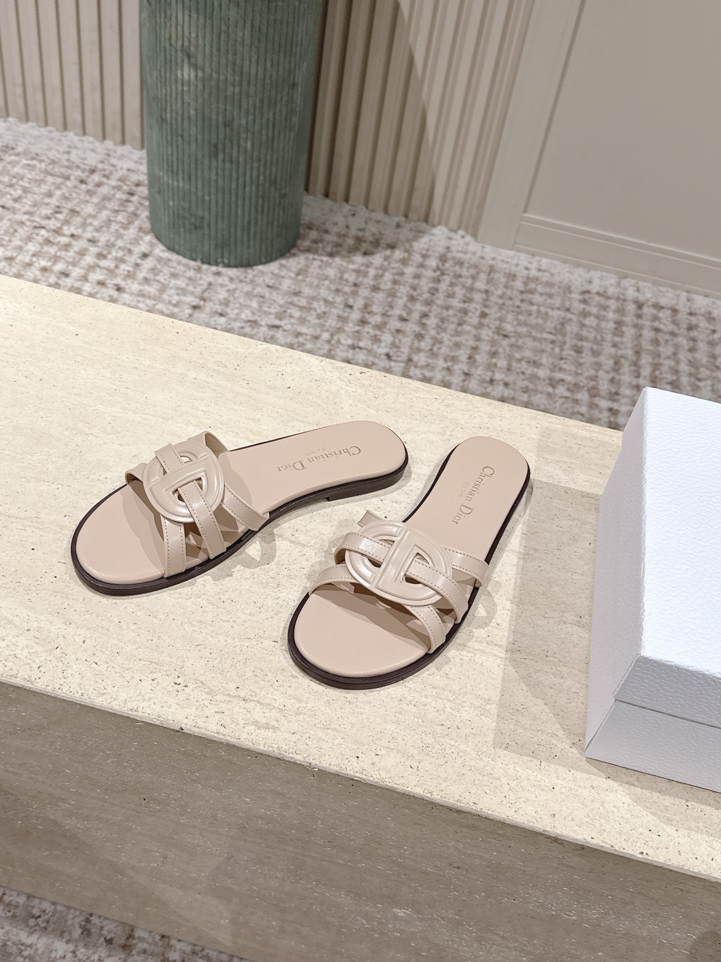 Dior Style Leather Women's Shoes style reference detail image 3 from source 785079
