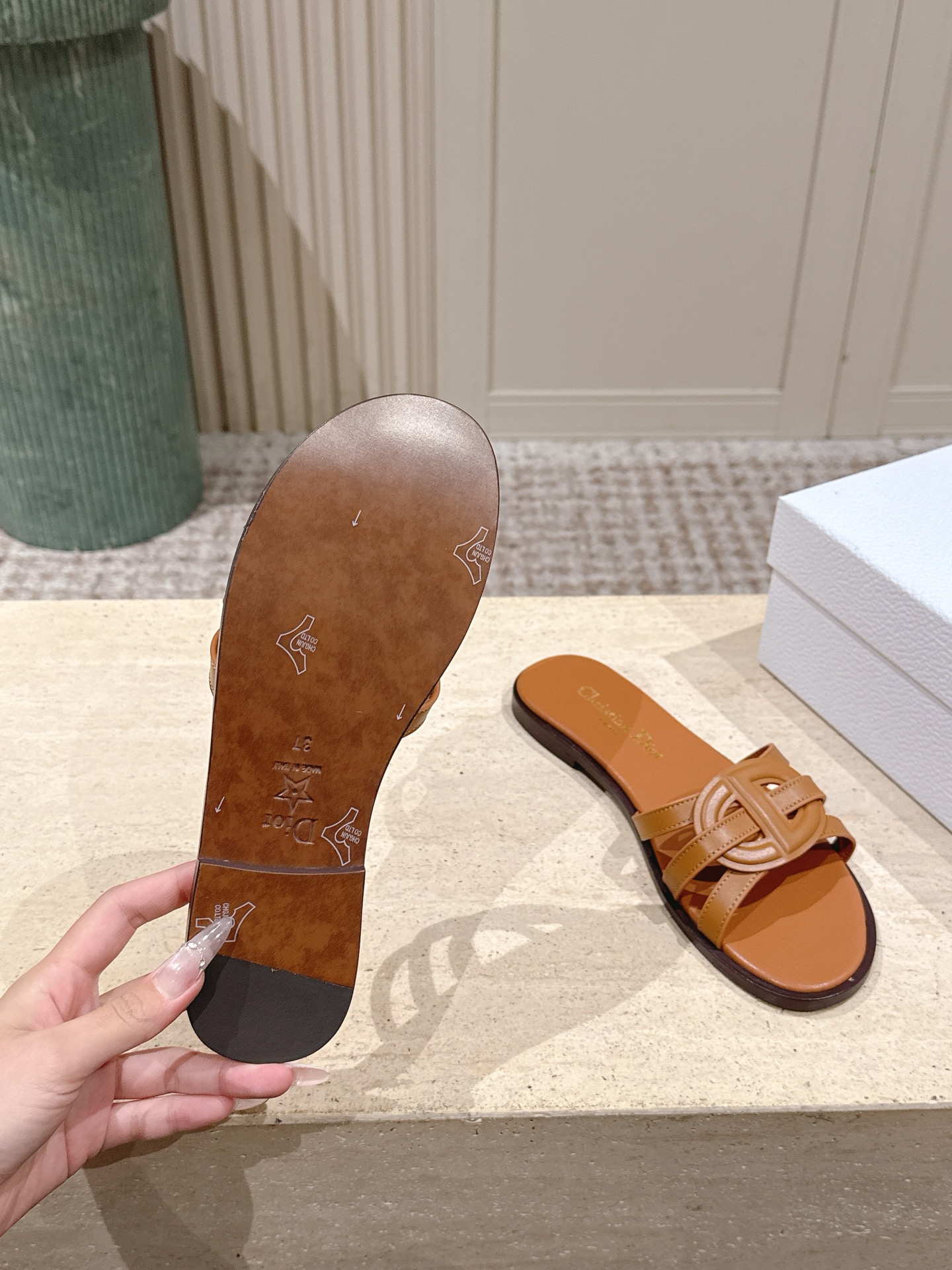 Dior Style Leather Women's Shoes style reference detail image 9 from source 785080