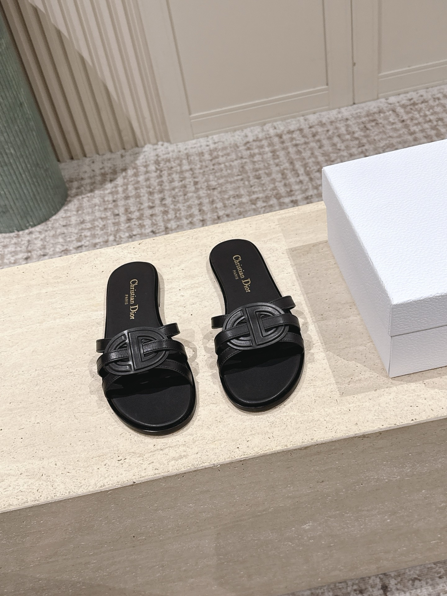 Dior Style Leather Women's Shoes style reference detail image 2 from source 785081