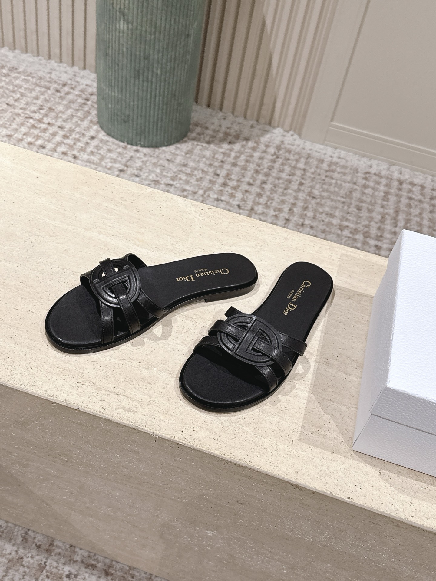 Dior Style Leather Women's Shoes style reference detail image 3 from source 785081