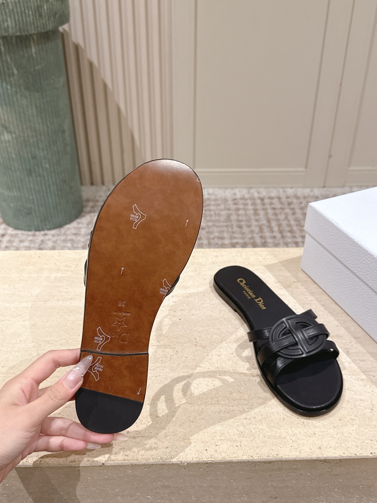 Dior Style Leather Women's Shoes style reference detail image 9 from source 785081