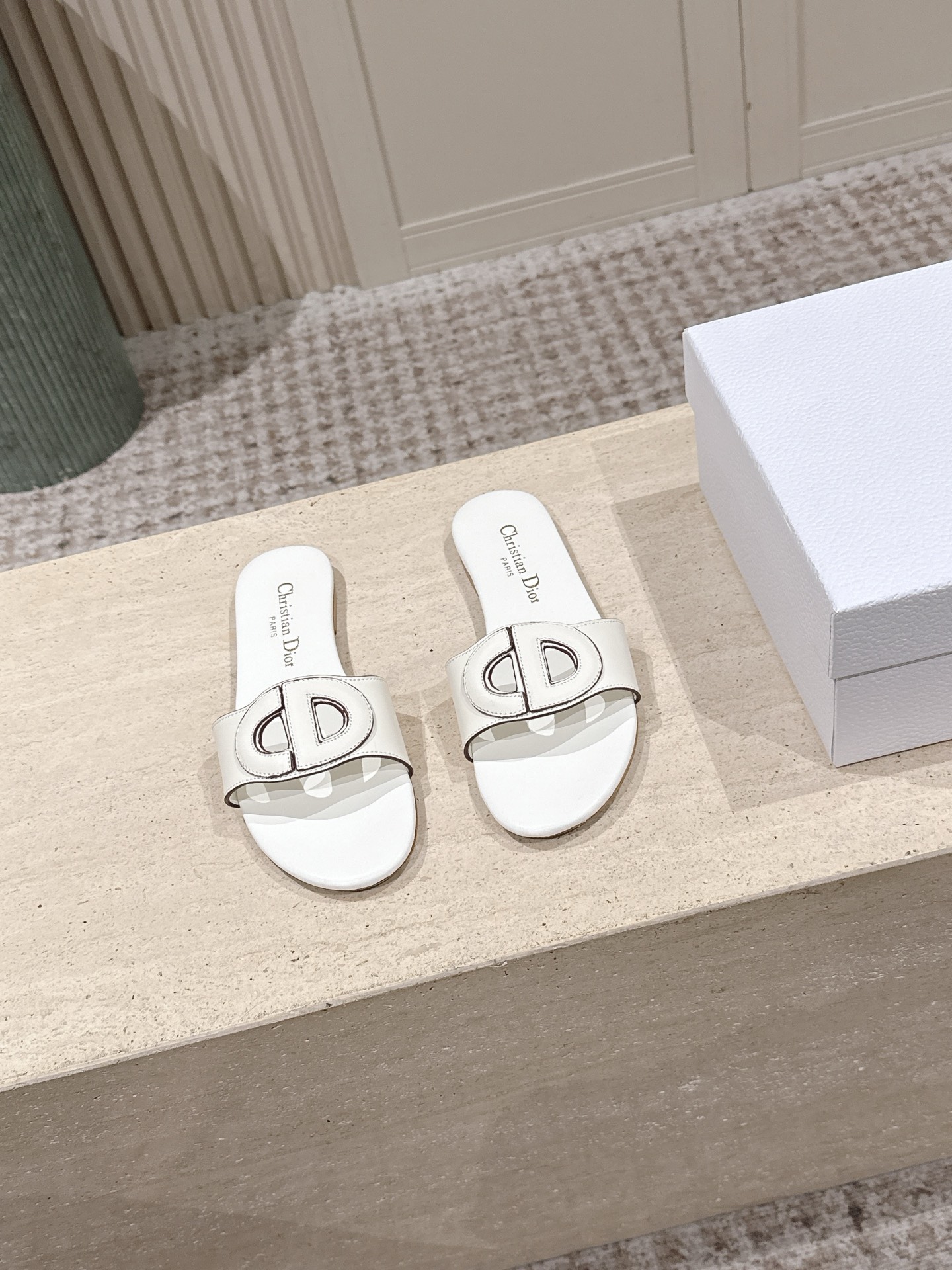 Dior Style Leather Women's Shoes style reference detail image 2 from source 785082