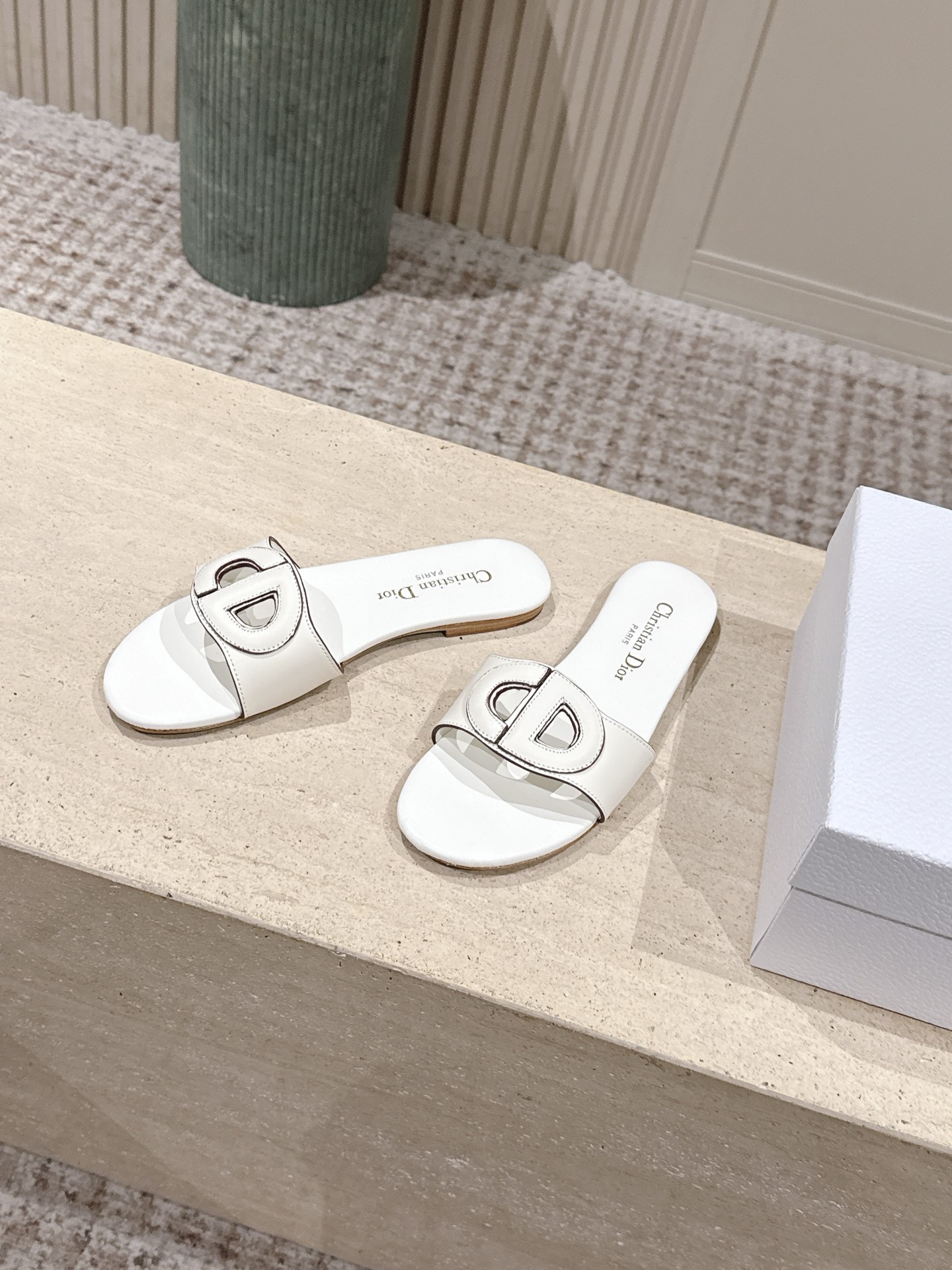 Dior Style Leather Women's Shoes style reference detail image 3 from source 785082