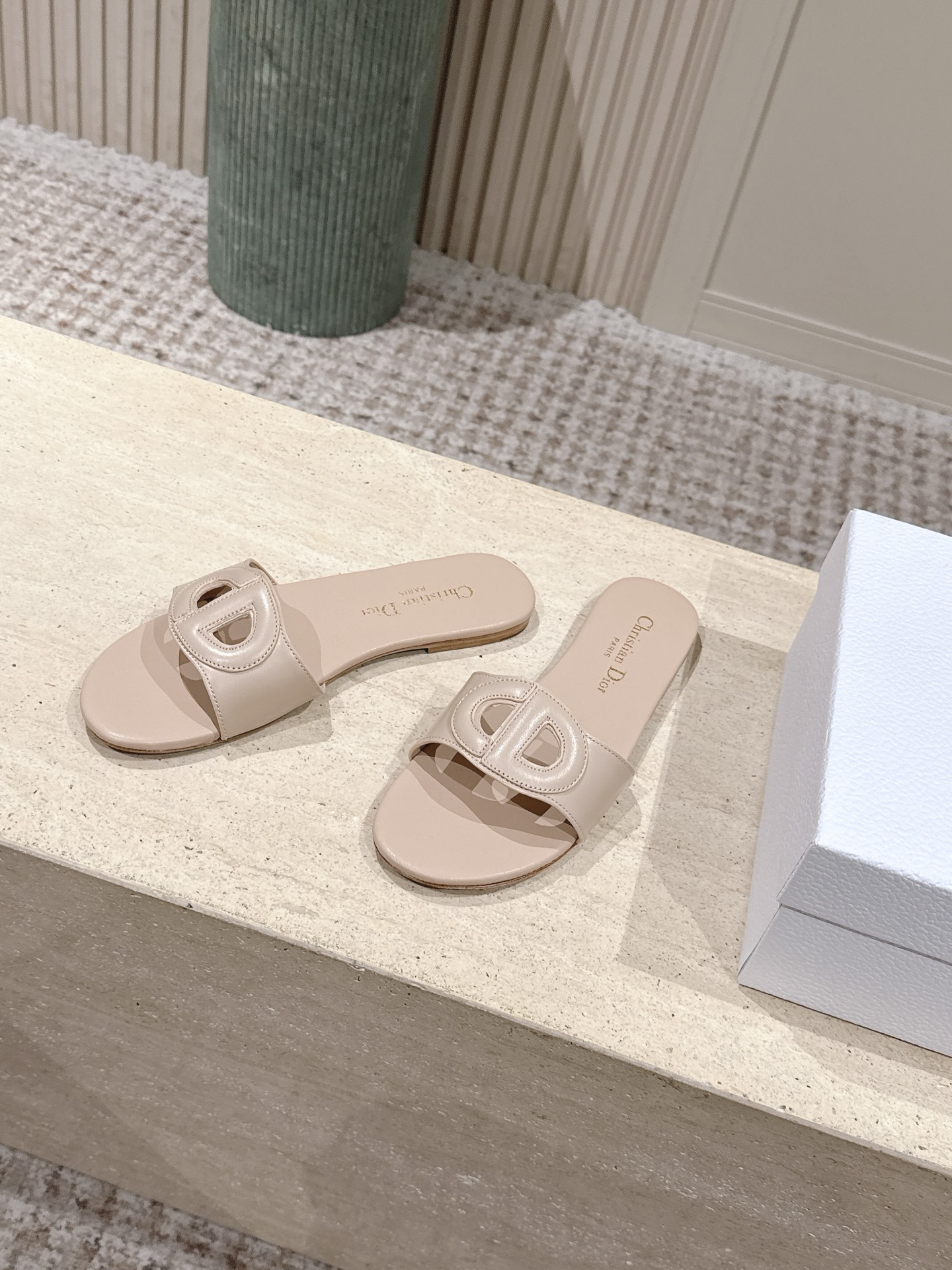 Dior Style Leather Women's Shoes style reference detail image 3 from source 785083