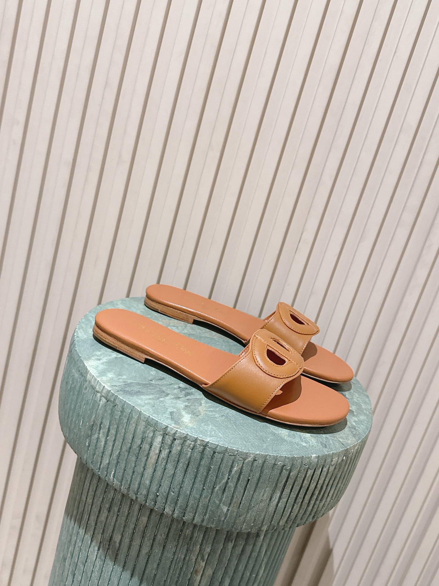 Dior Style Leather Women's Shoes style reference detail image 1 from source 785084