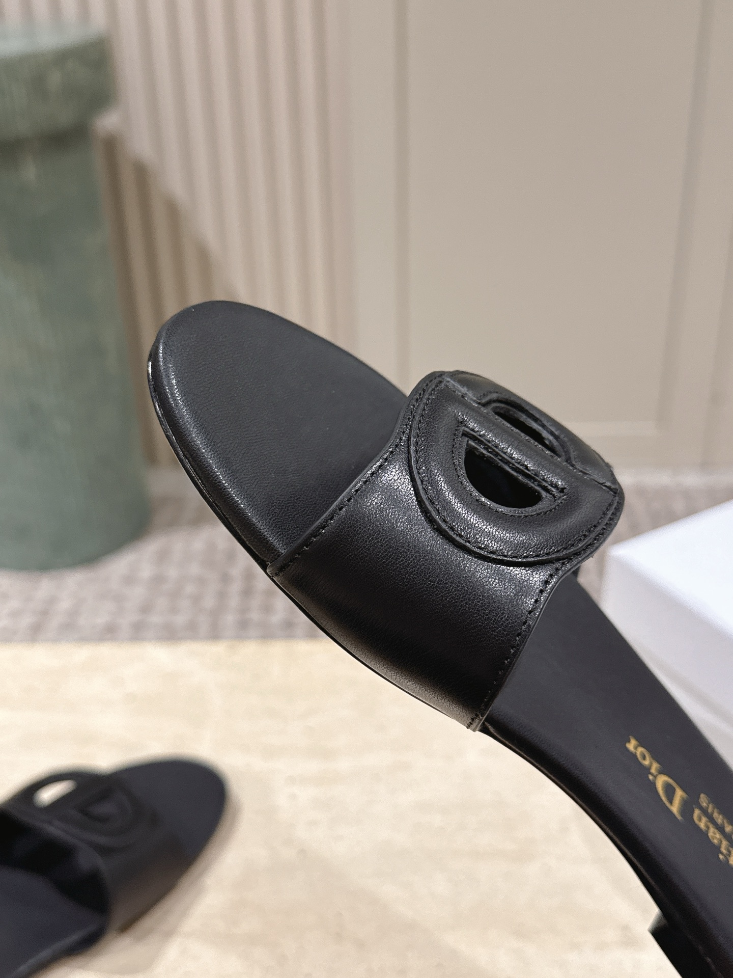 Dior Style Leather Women's Shoes style reference detail image 8 from source 785085