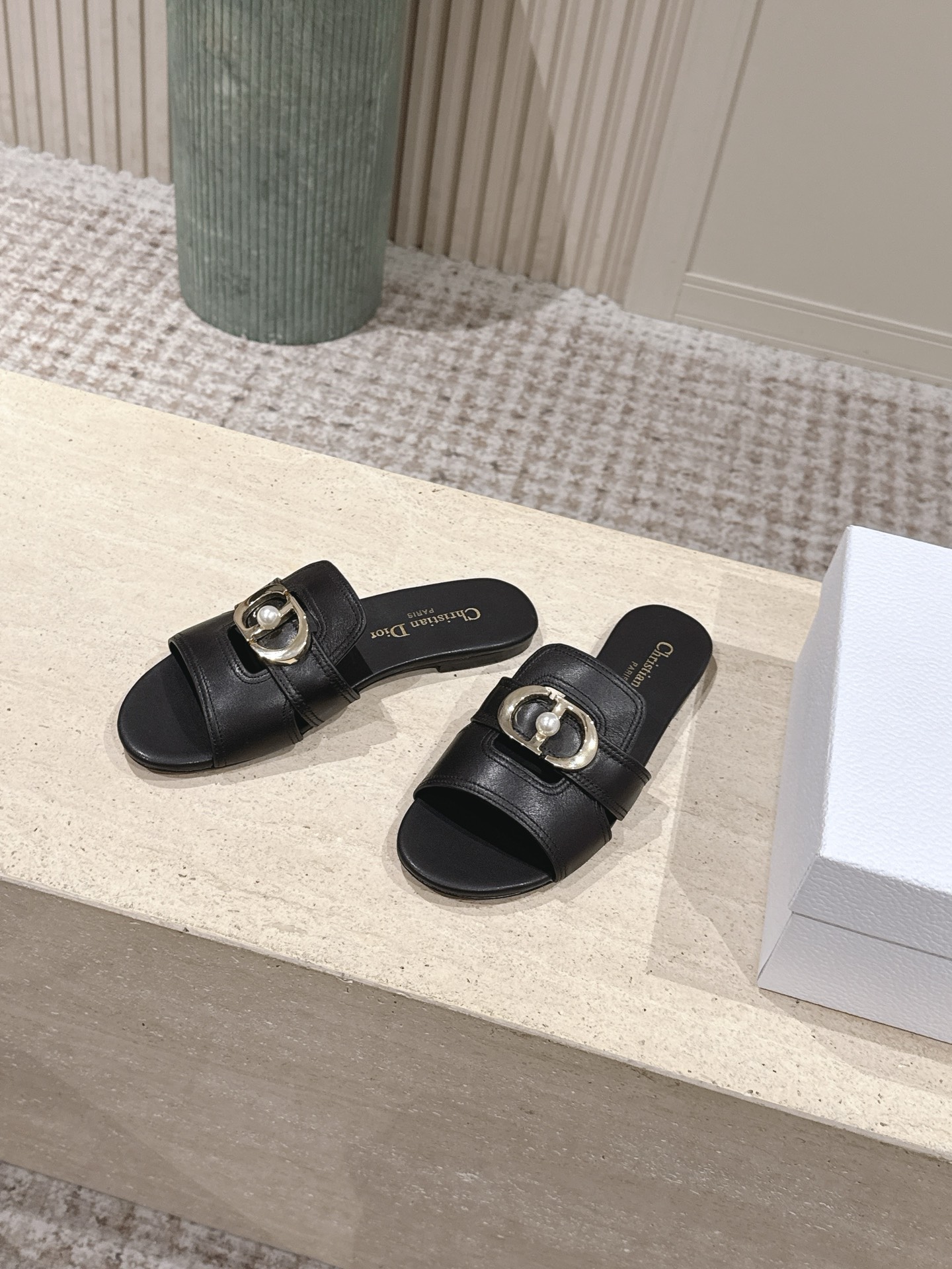 Dior Style Leather Women's Shoes style reference detail image 3 from source 785089