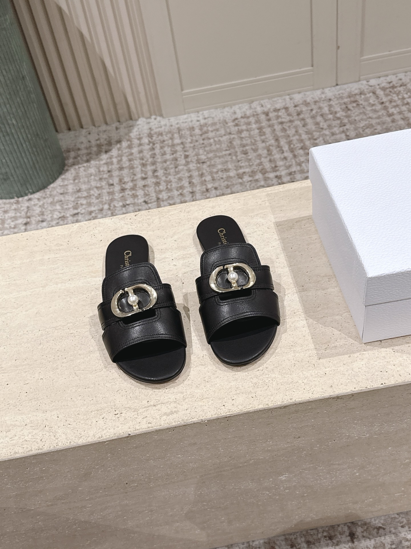 Dior Style Leather Women's Shoes style reference detail image 2 from source 785089
