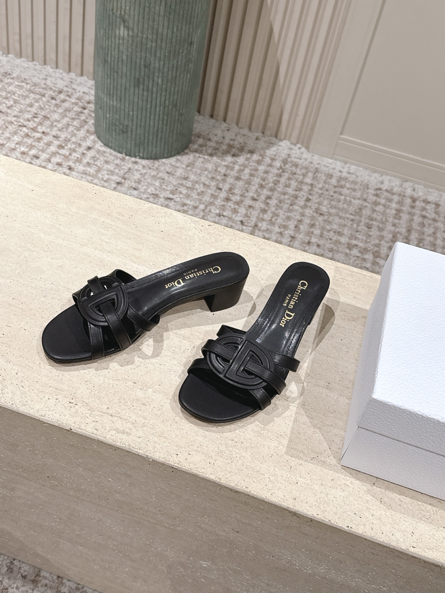 Dior Style Leather Women's Shoes style reference detail image 3 from source 785090