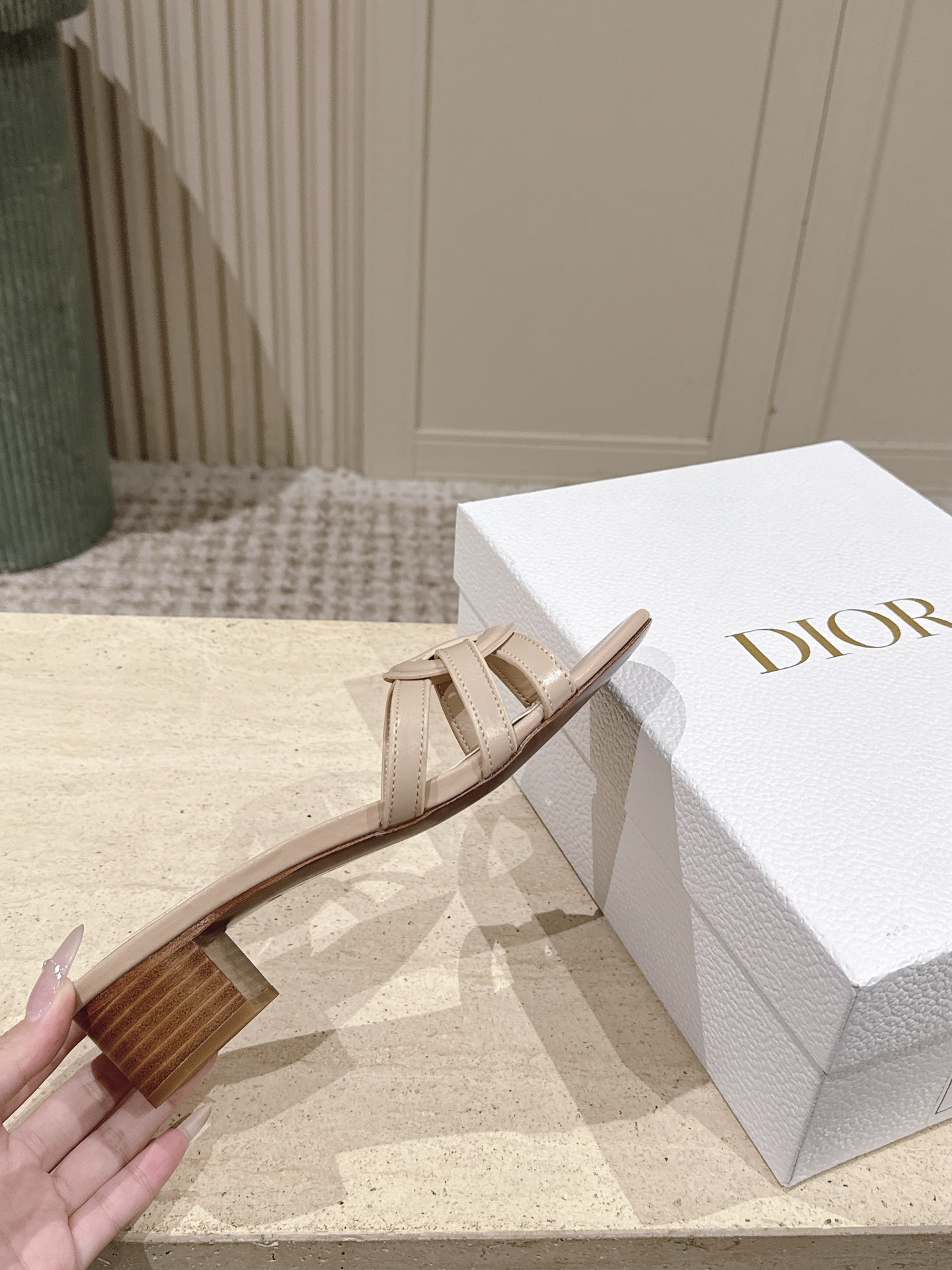 Dior Style Leather Women's Shoes style reference detail image 5 from source 785092