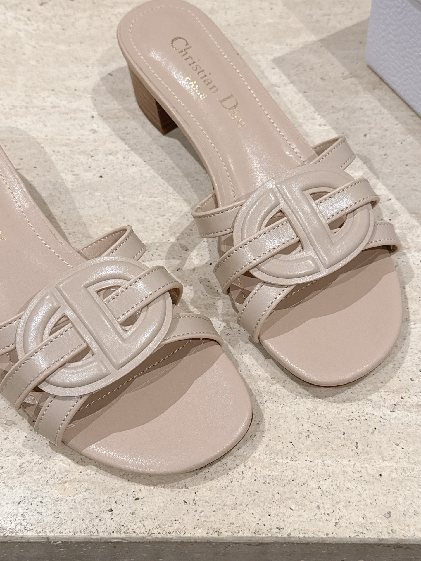 Dior Style Leather Women's Shoes style reference detail image 8 from source 785092