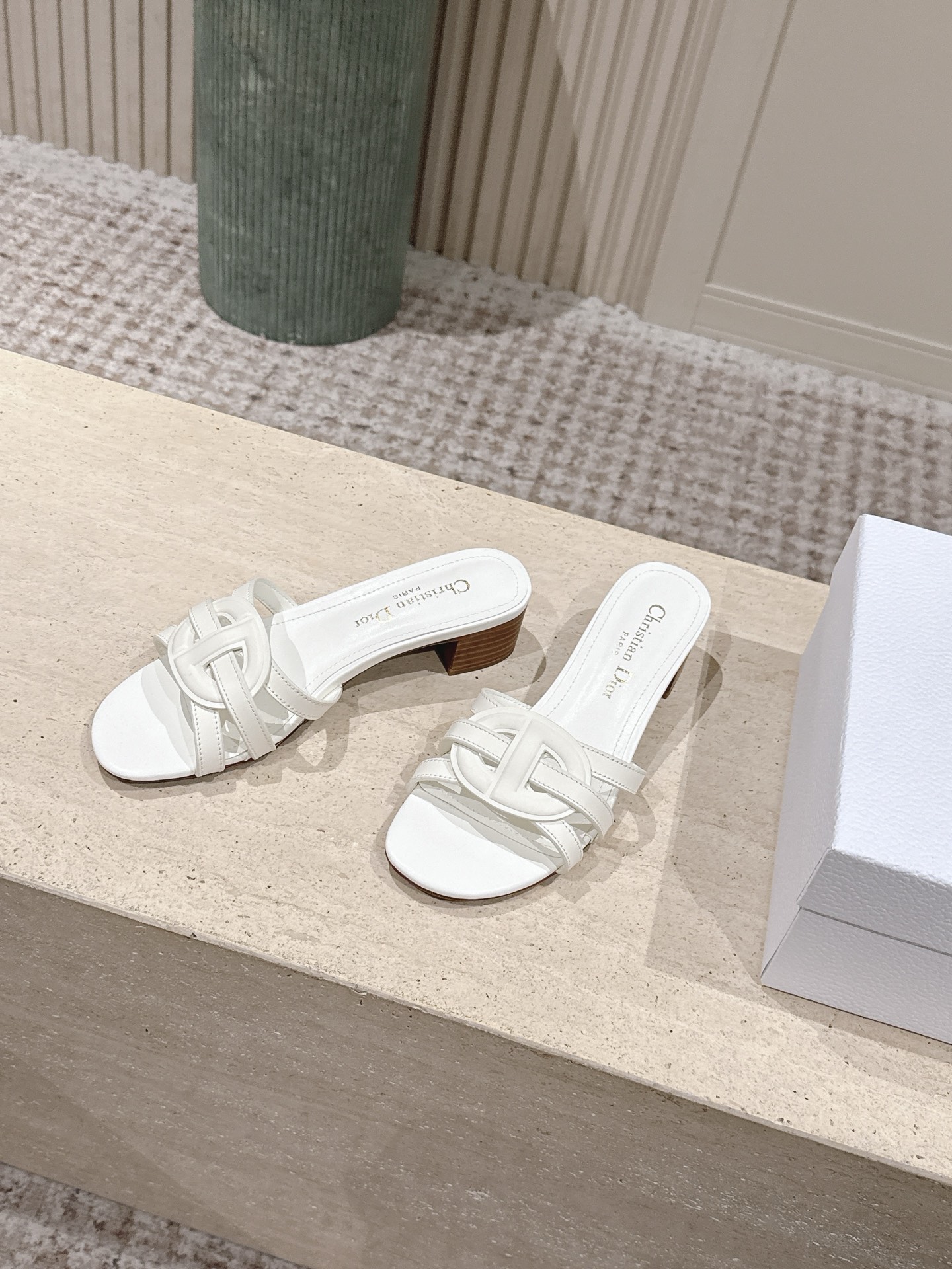 Dior Style Leather Women's Shoes style reference detail image 3 from source 785093
