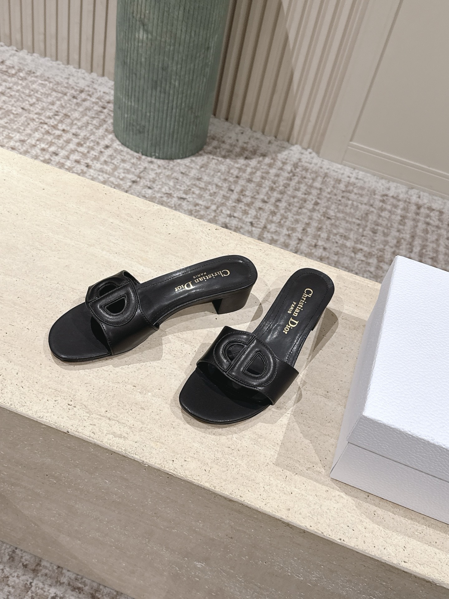 Dior Style Leather Women's Shoes style reference detail image 3 from source 785094