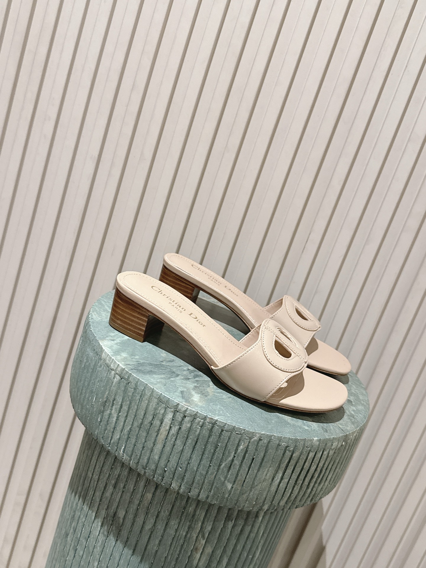Dior Style Leather Women's Shoes style reference detail image 1 from source 785095