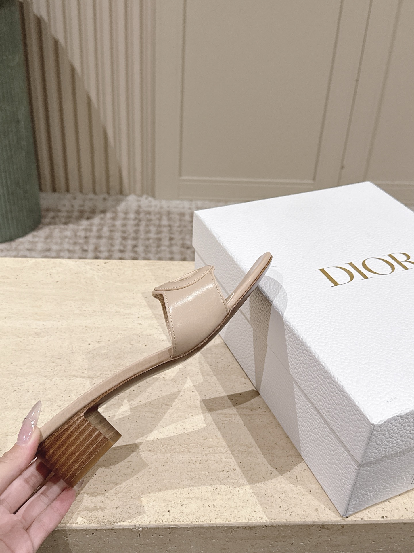 Dior Style Leather Women's Shoes style reference detail image 5 from source 785095