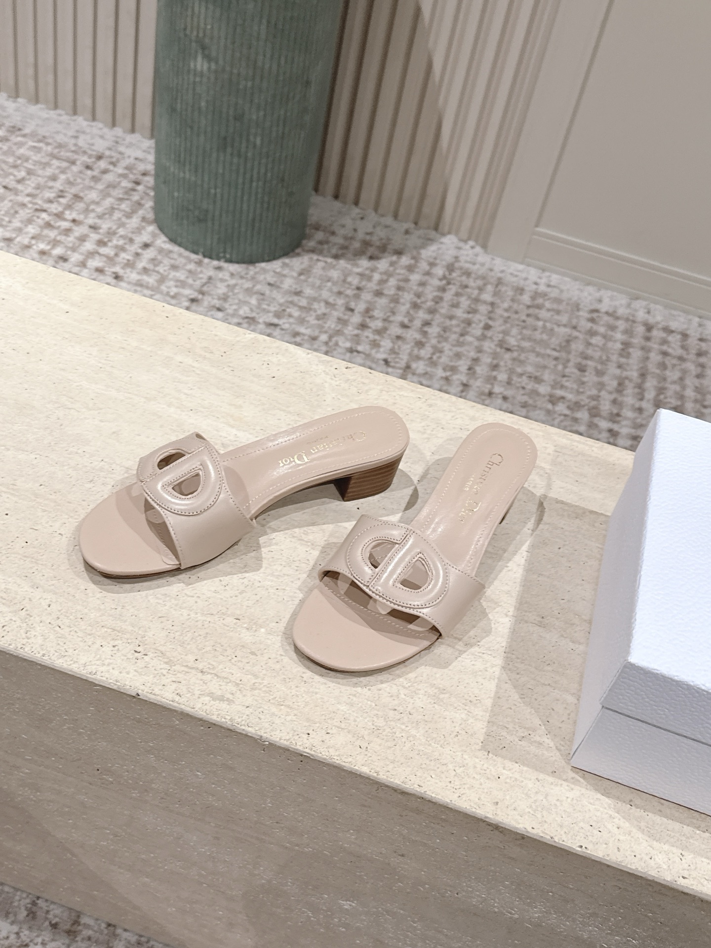 Dior Style Leather Women's Shoes style reference detail image 3 from source 785095