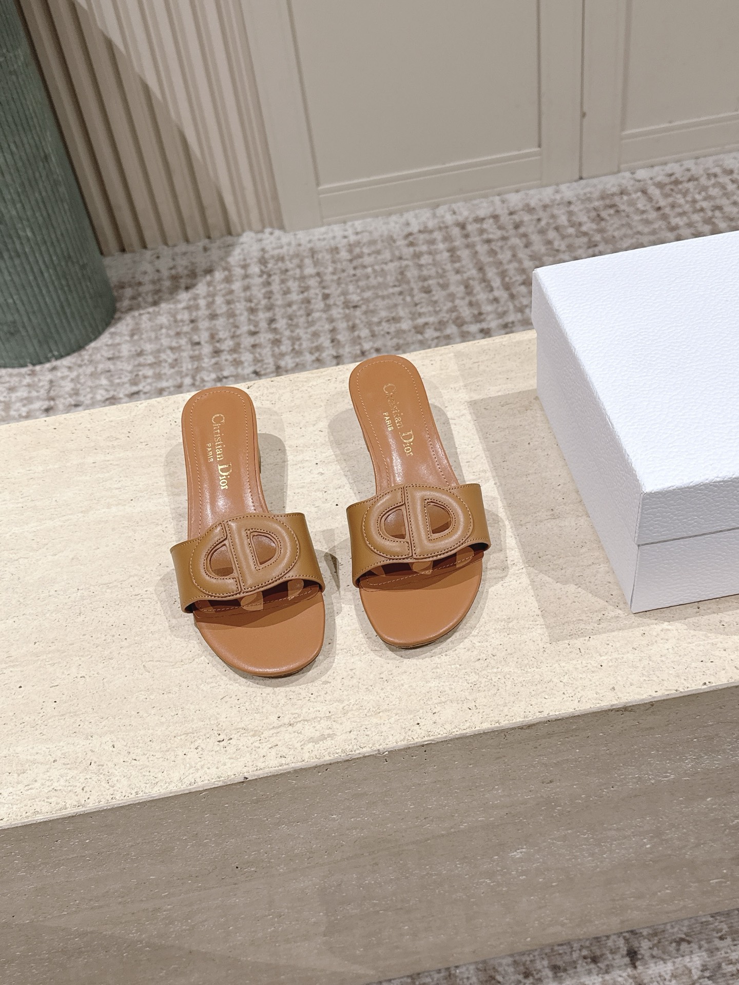 Dior Style Leather Women's Shoes style reference detail image 2 from source 785096